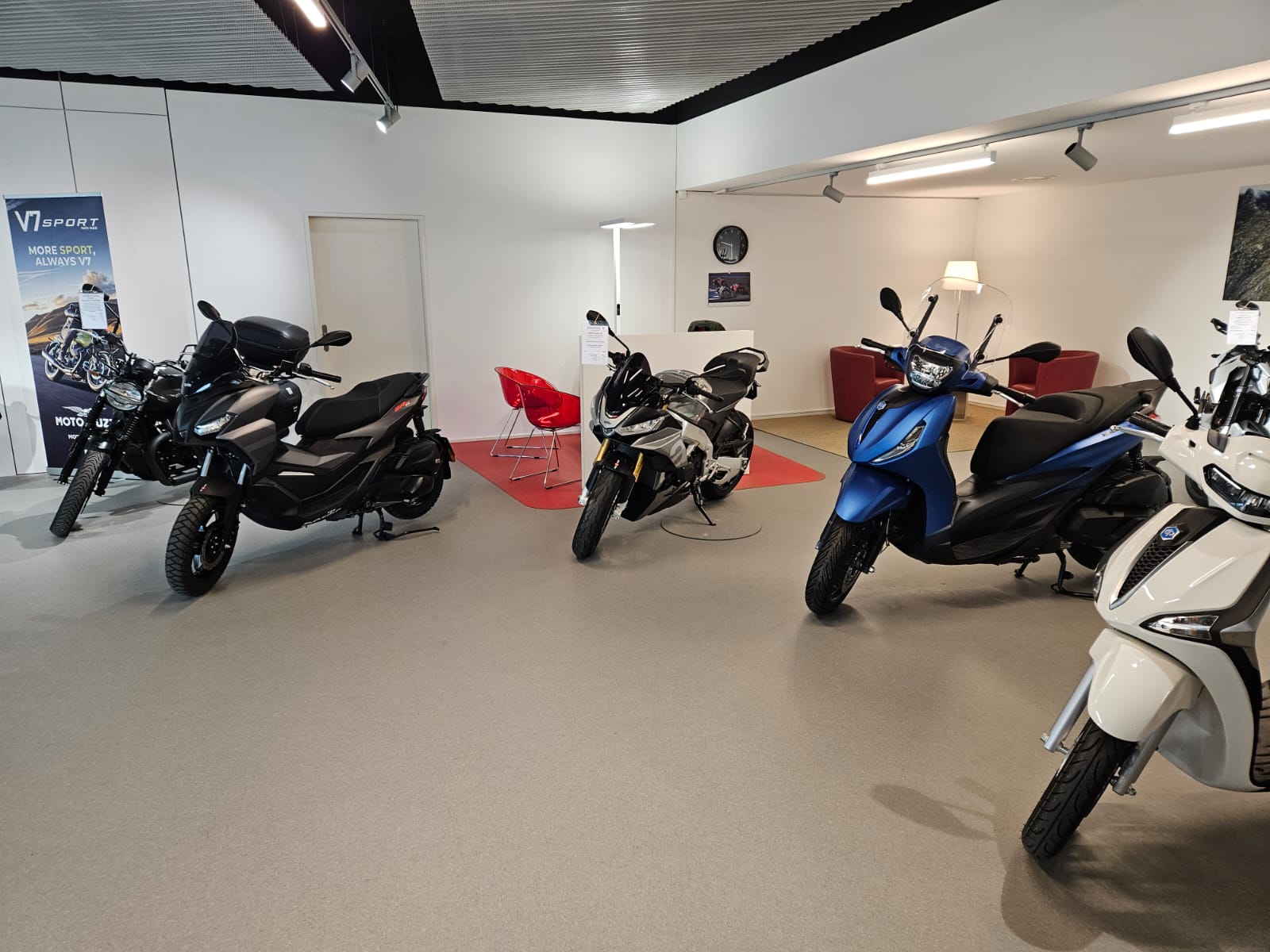 APRILIA SR 125 GT ABS E5+-image-9