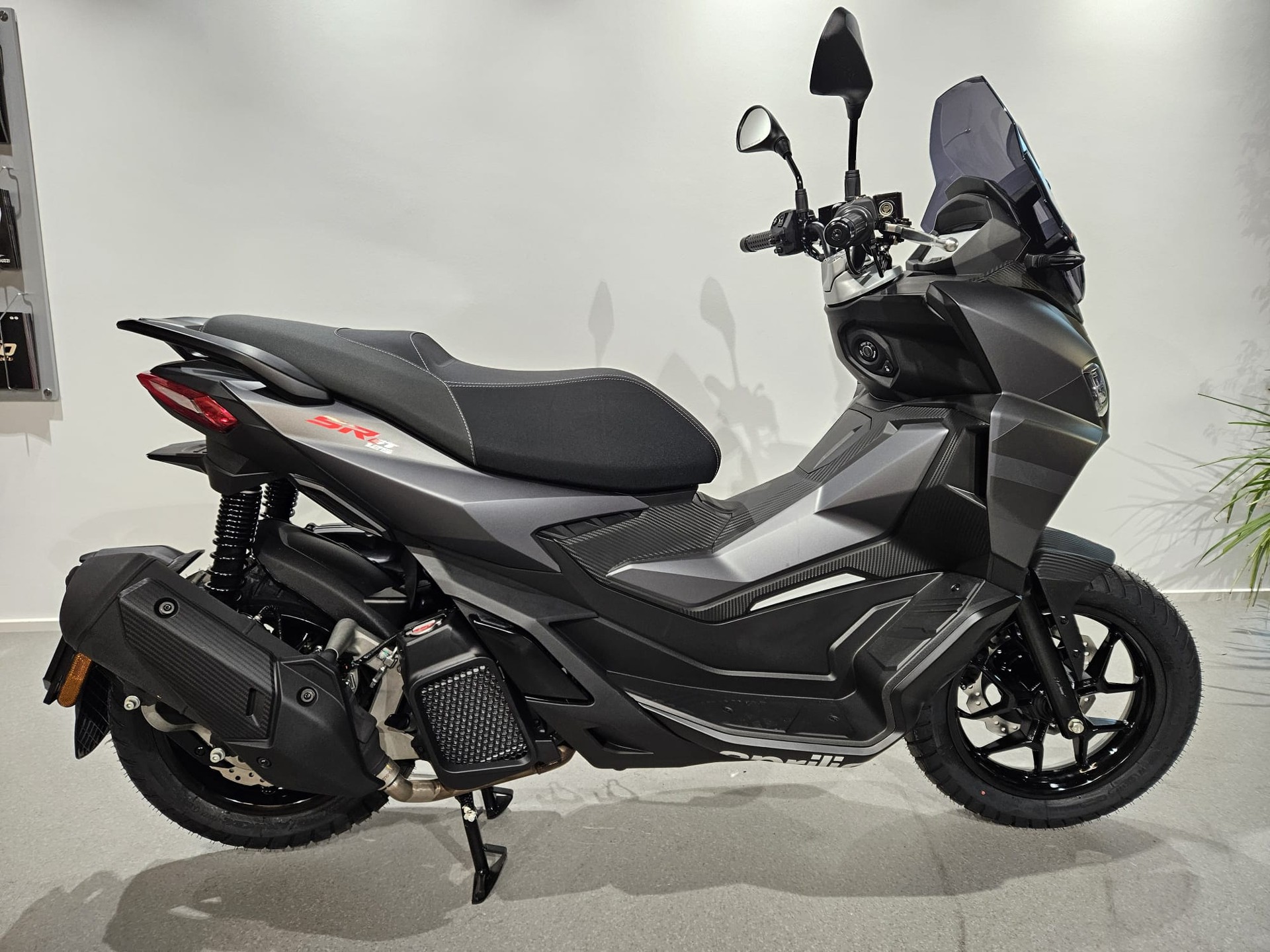 APRILIA SR 125 GT ABS E5+-image-3