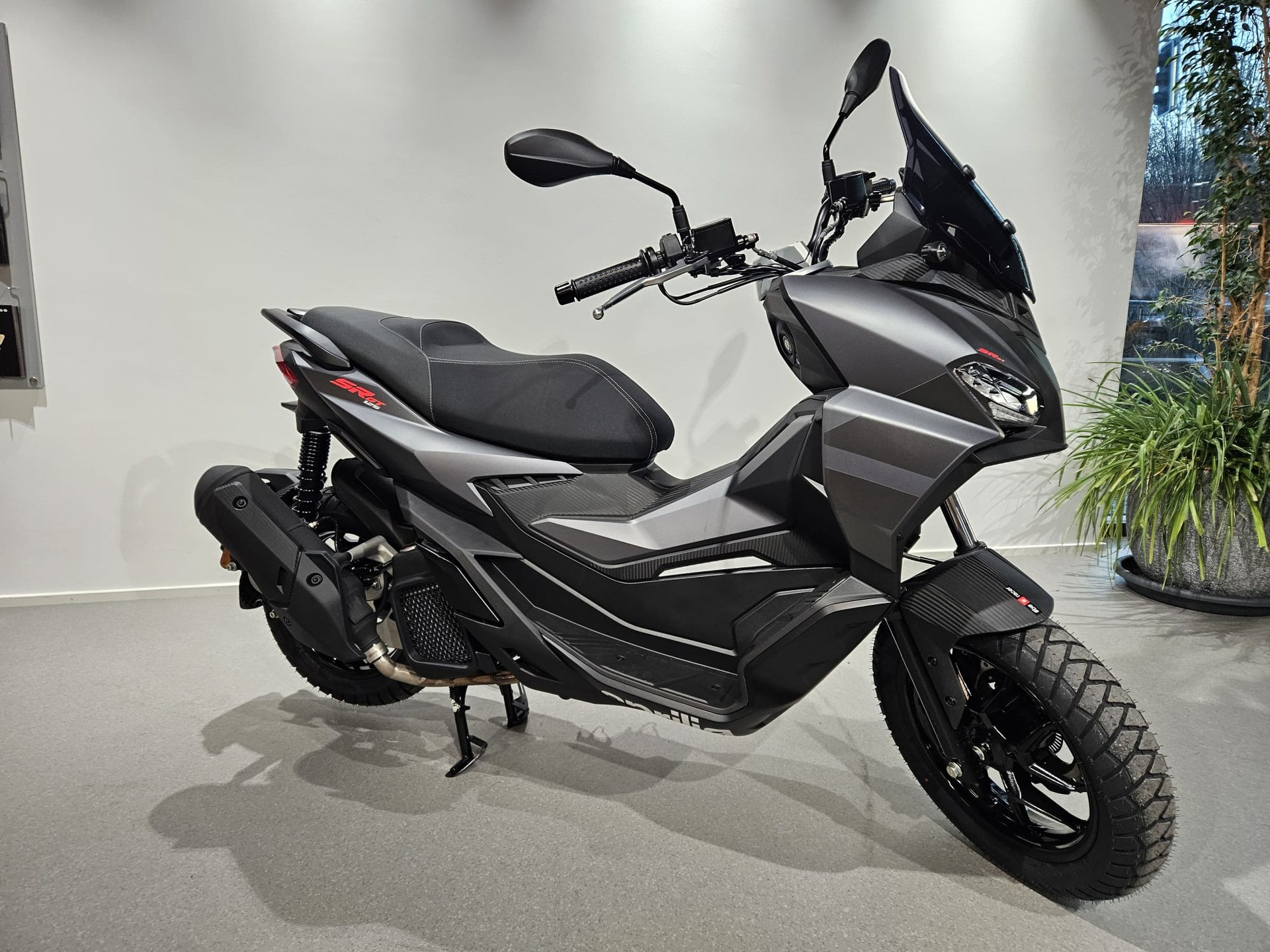 APRILIA SR 125 GT ABS E5+-image-2