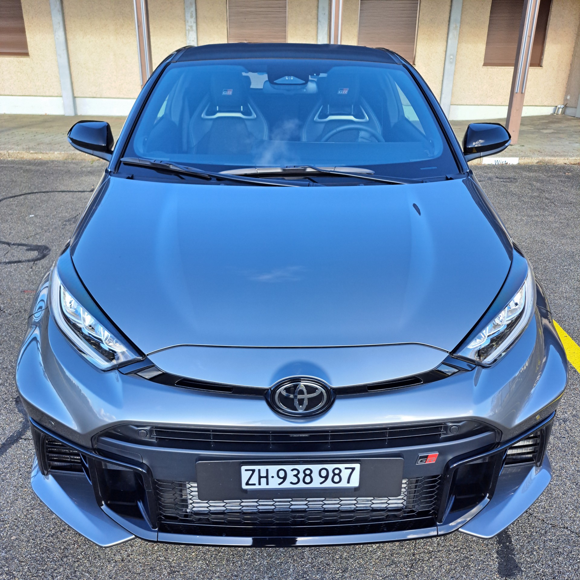 TOYOTA Yaris 1.6 GR Sport A-image-1