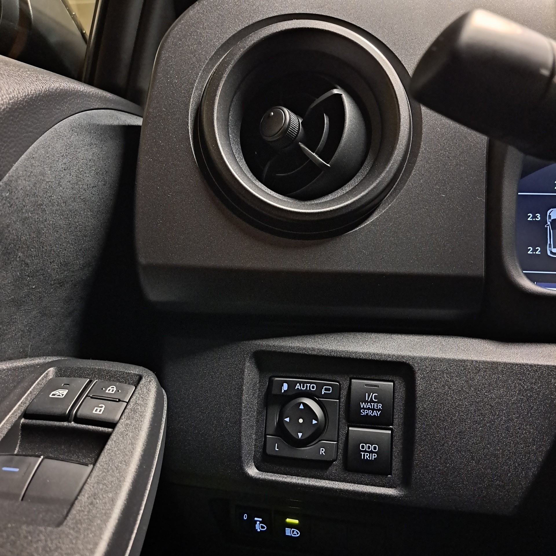 TOYOTA Yaris 1.6 GR Sport A-image-9