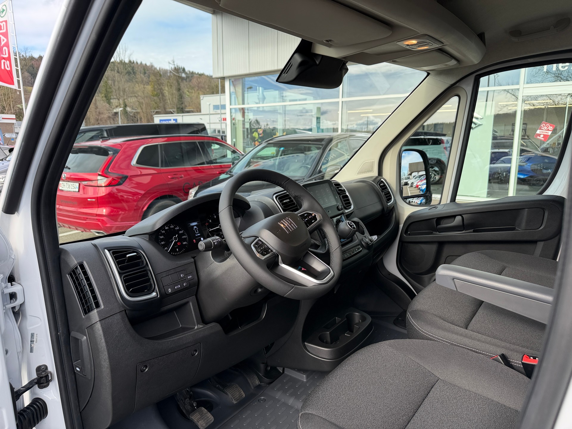 FIAT Ducato Maxi 35 L4H3 2.2MTJ 180PS 3T AHK 270°Tür, Holzboden, Doppelairbag, Apple Car Play-image-8