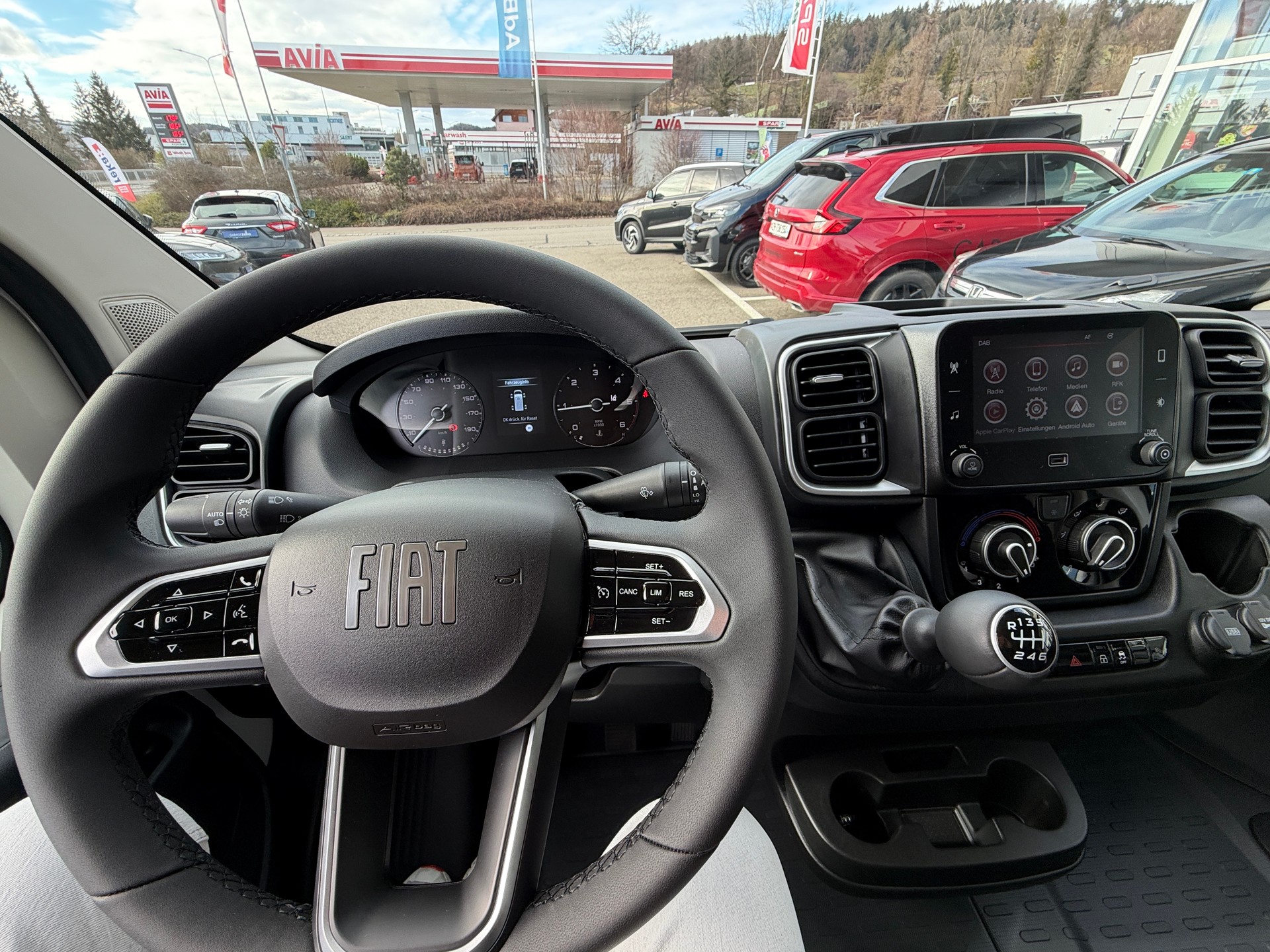 FIAT Ducato Maxi 35 L4H3 2.2MTJ 180PS 3T AHK 270°Tür, Holzboden, Doppelairbag, Apple Car Play-image-10