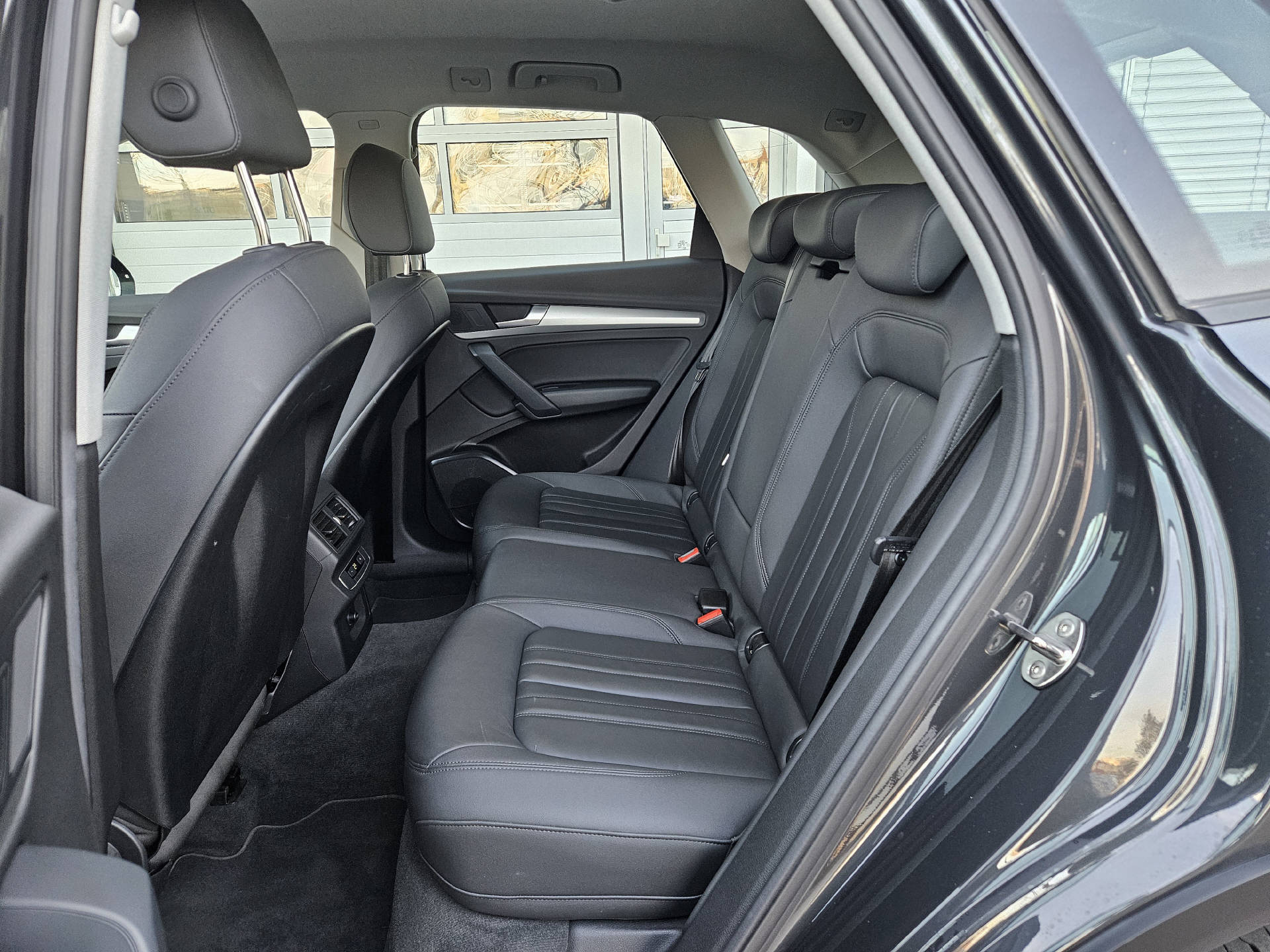 AUDI Q5 2.0 40 TDI quattro S-Tronic * 8- fach bereit * Frisch ab MFK *-image-19