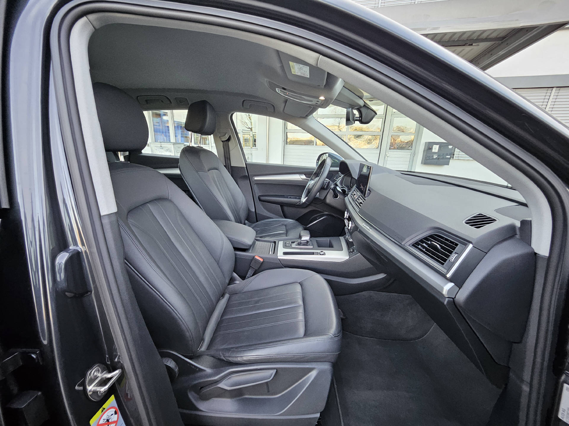 AUDI Q5 2.0 40 TDI quattro S-Tronic * 8- fach bereit * Frisch ab MFK *-image-23