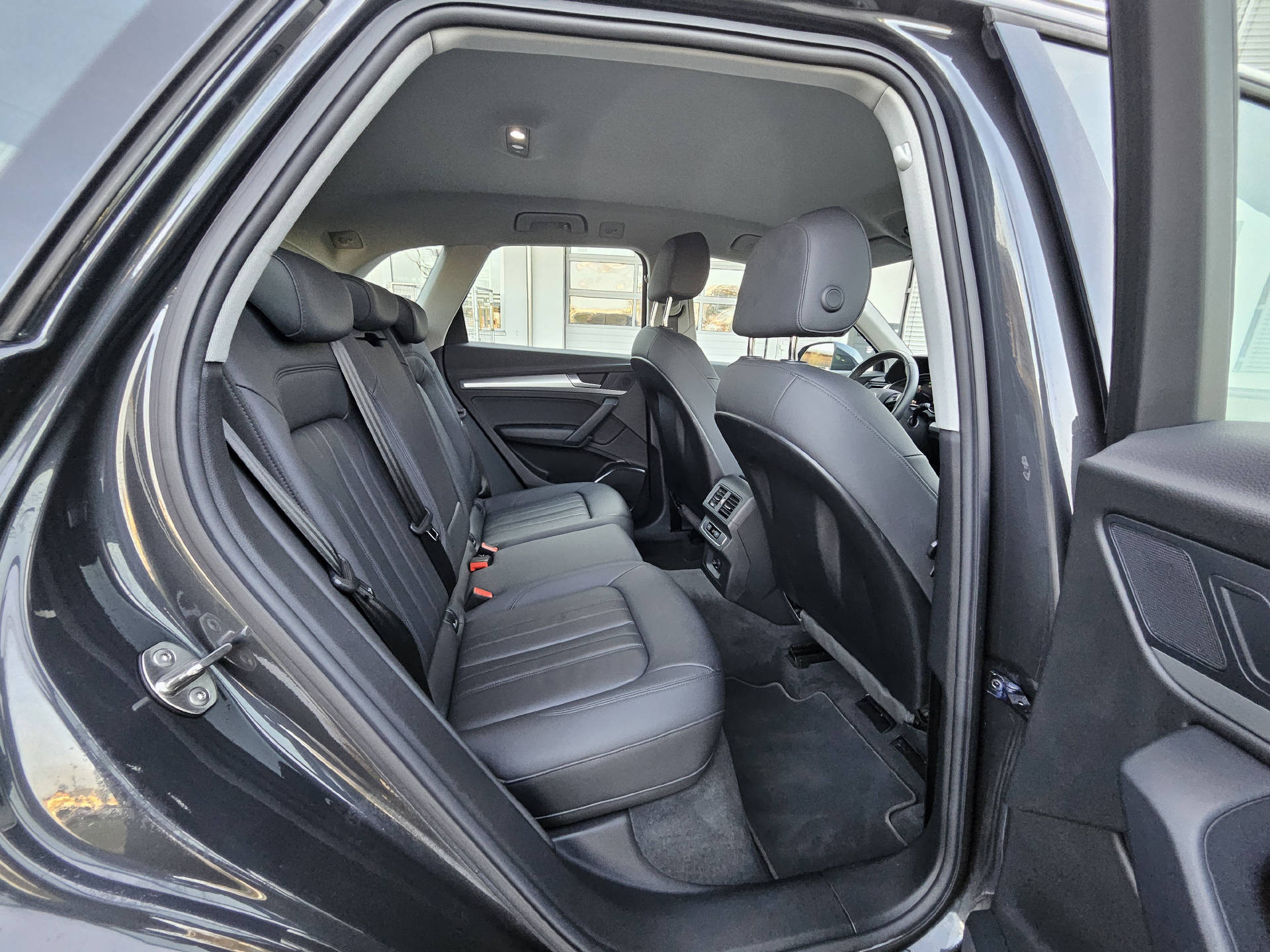 AUDI Q5 2.0 40 TDI quattro S-Tronic * 8- fach bereit * Frisch ab MFK *-image-21