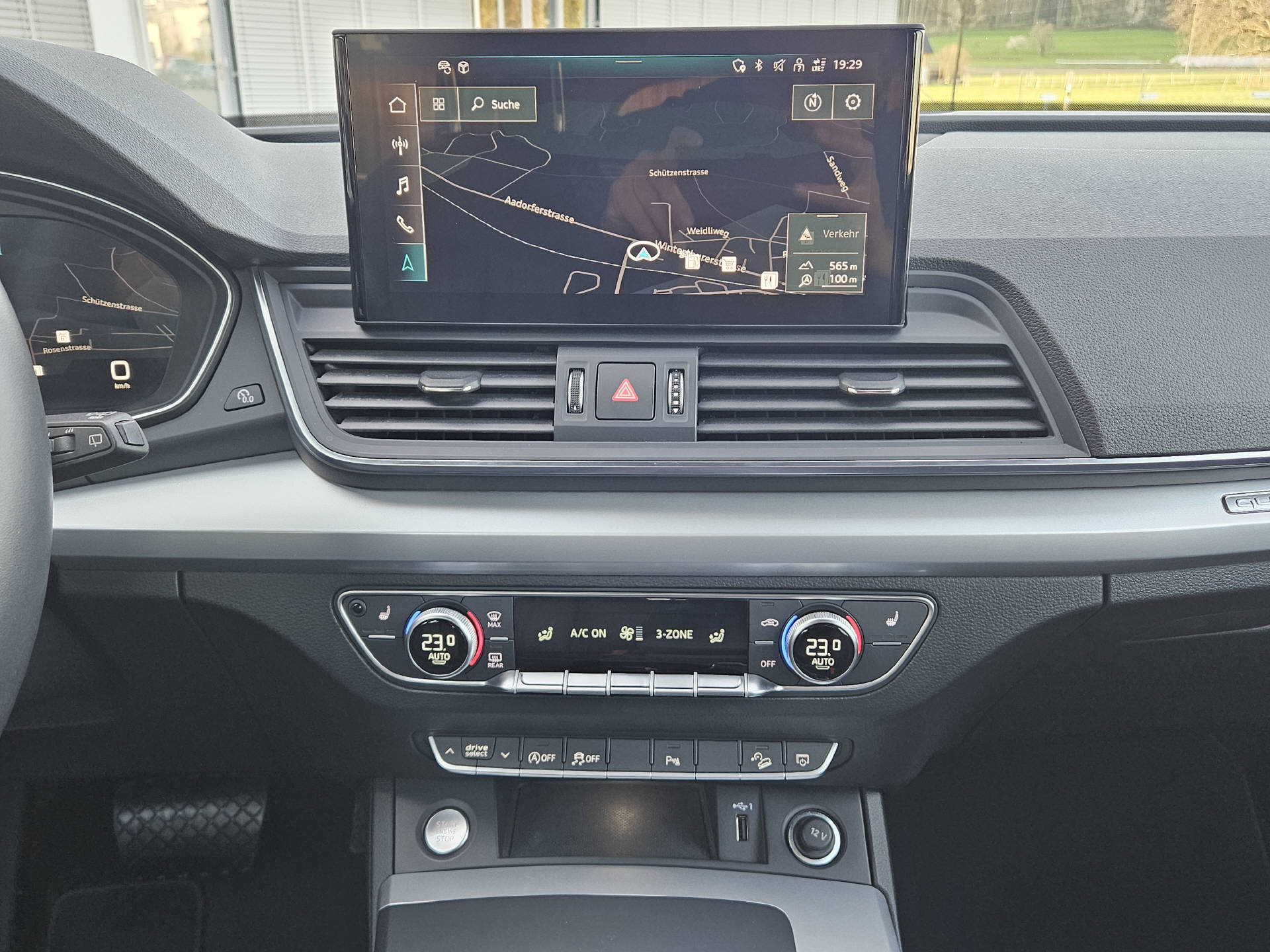 AUDI Q5 2.0 40 TDI quattro S-Tronic * 8- fach bereit * Frisch ab MFK *-image-16