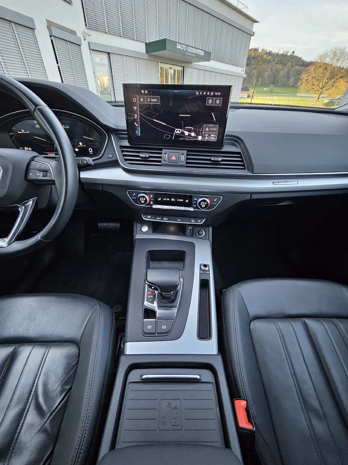 AUDI Q5 2.0 40 TDI quattro S-Tronic * 8- fach bereit * Frisch ab MFK *-image-17