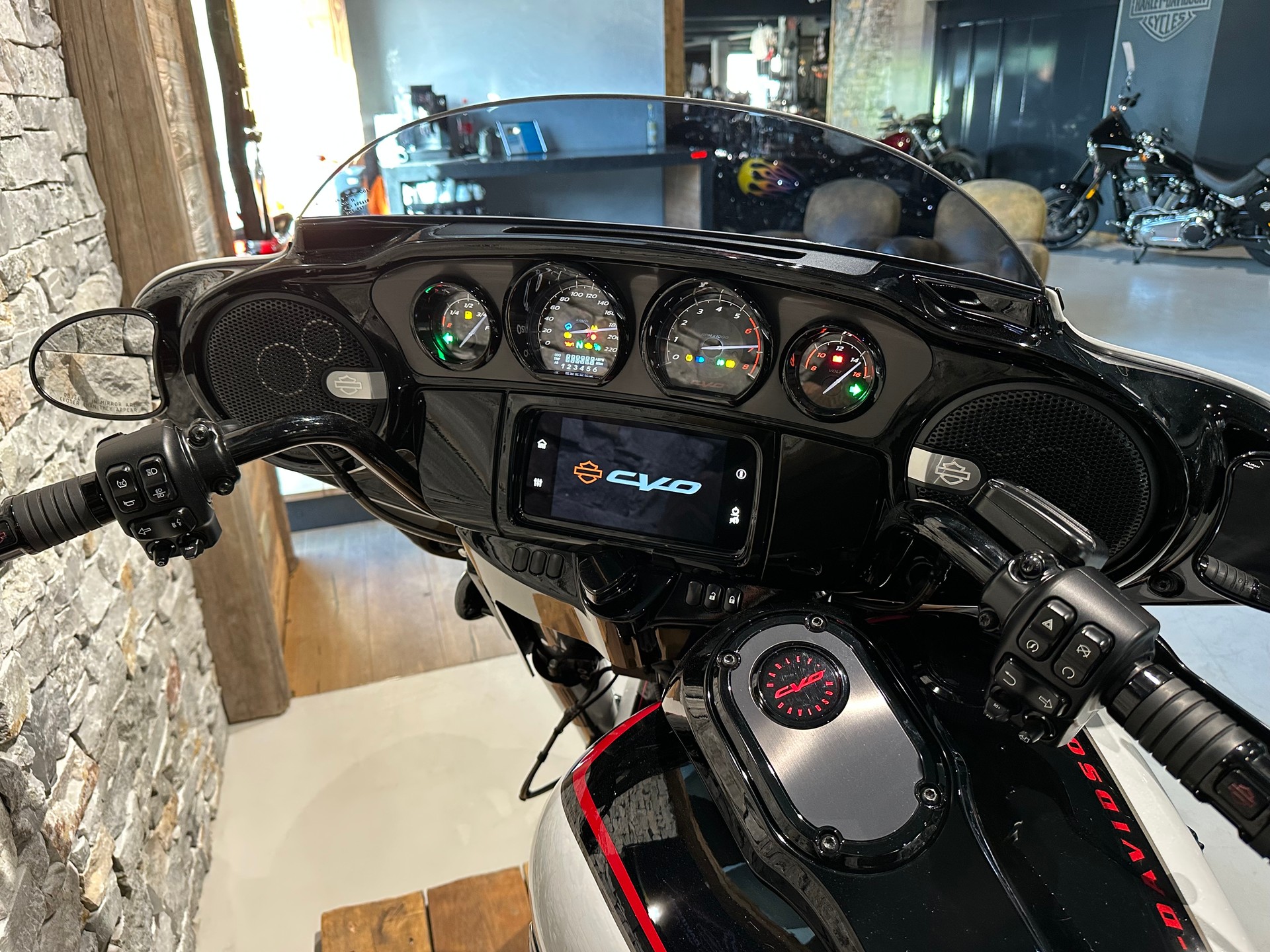 HARLEY-DAVIDSON FLHXSE Street Glide CVO 117-image-5