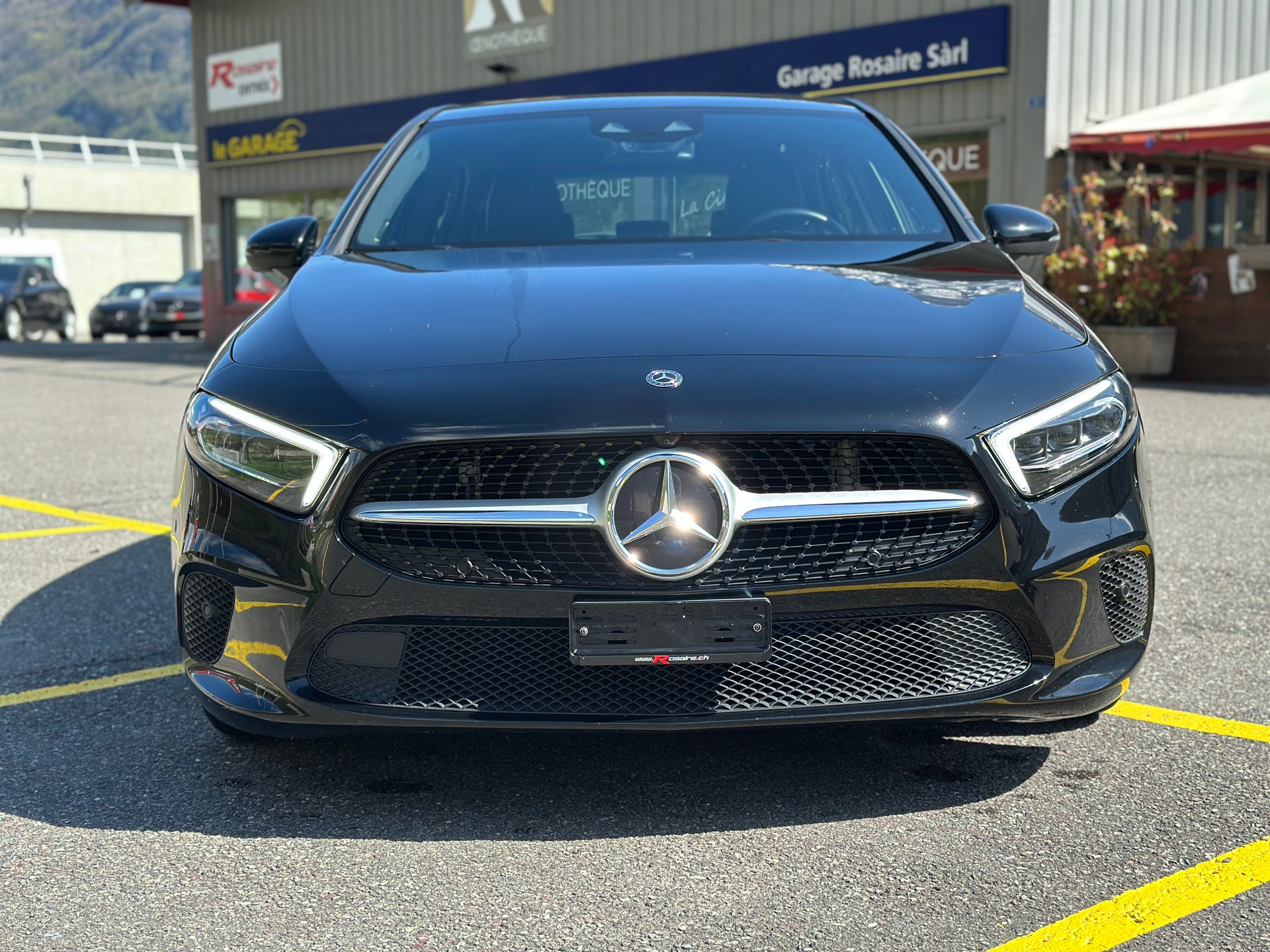 MERCEDES-BENZ A 180 Edition-image-5