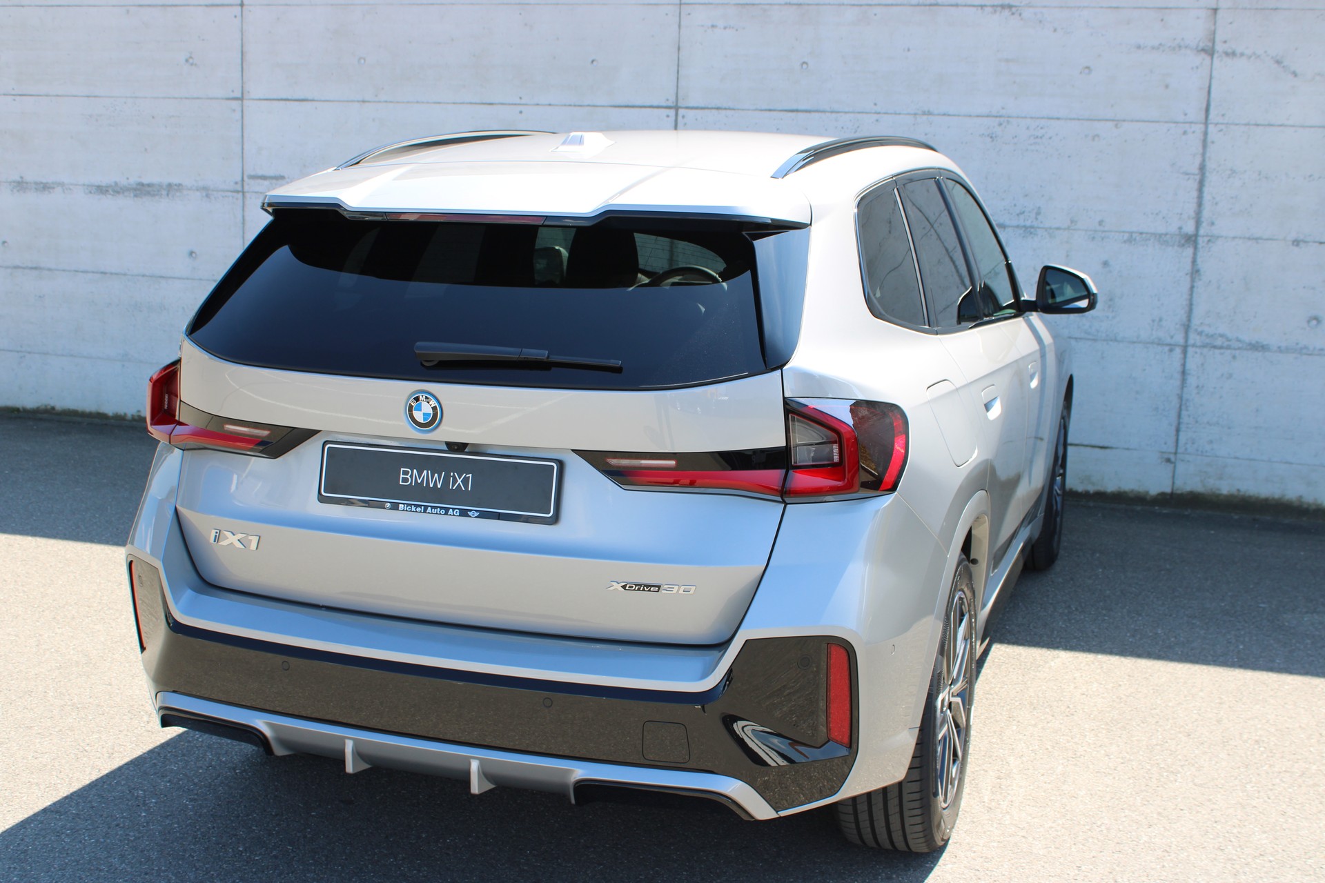 BMW iX1 xDrive 30 M Sport-image-6