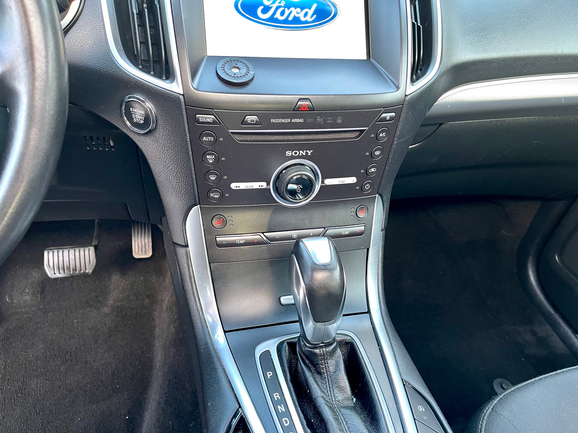 FORD Galaxy 2.0 TDCi Titanium AWD PowerShift-image-24