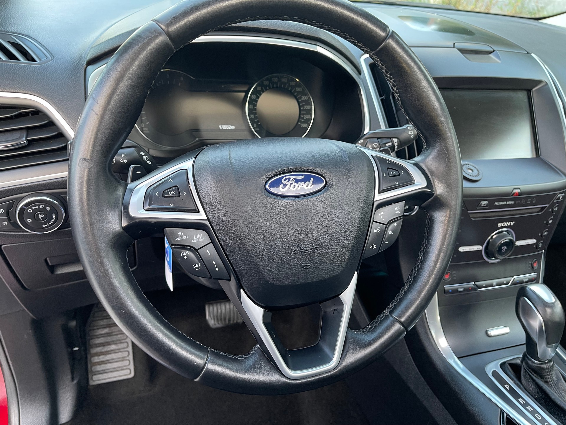 FORD Galaxy 2.0 TDCi Titanium AWD PowerShift-image-17