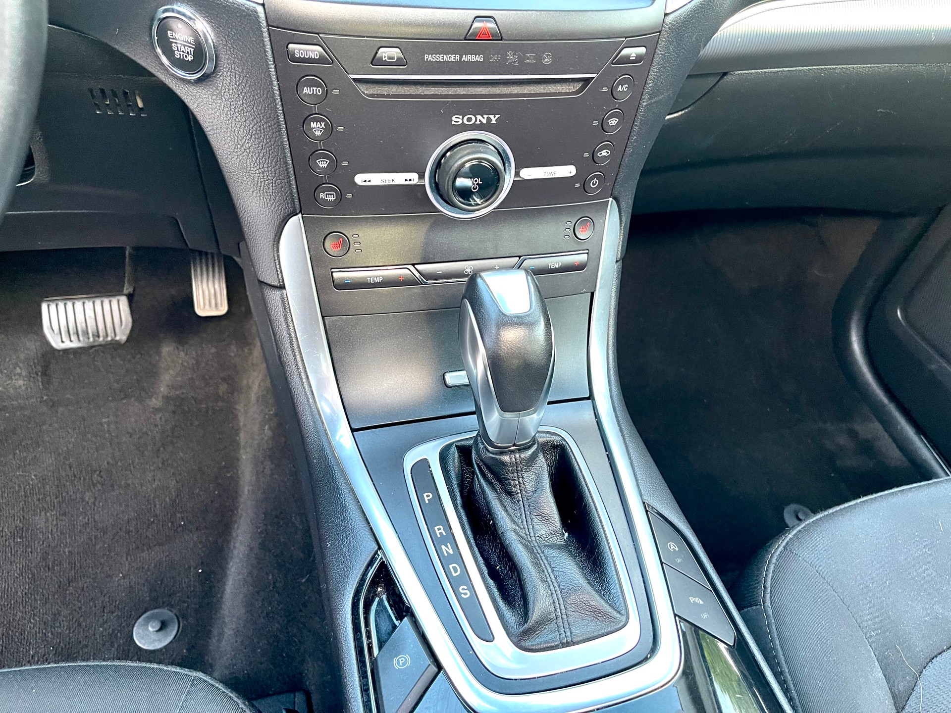 FORD Galaxy 2.0 TDCi Titanium AWD PowerShift-image-23