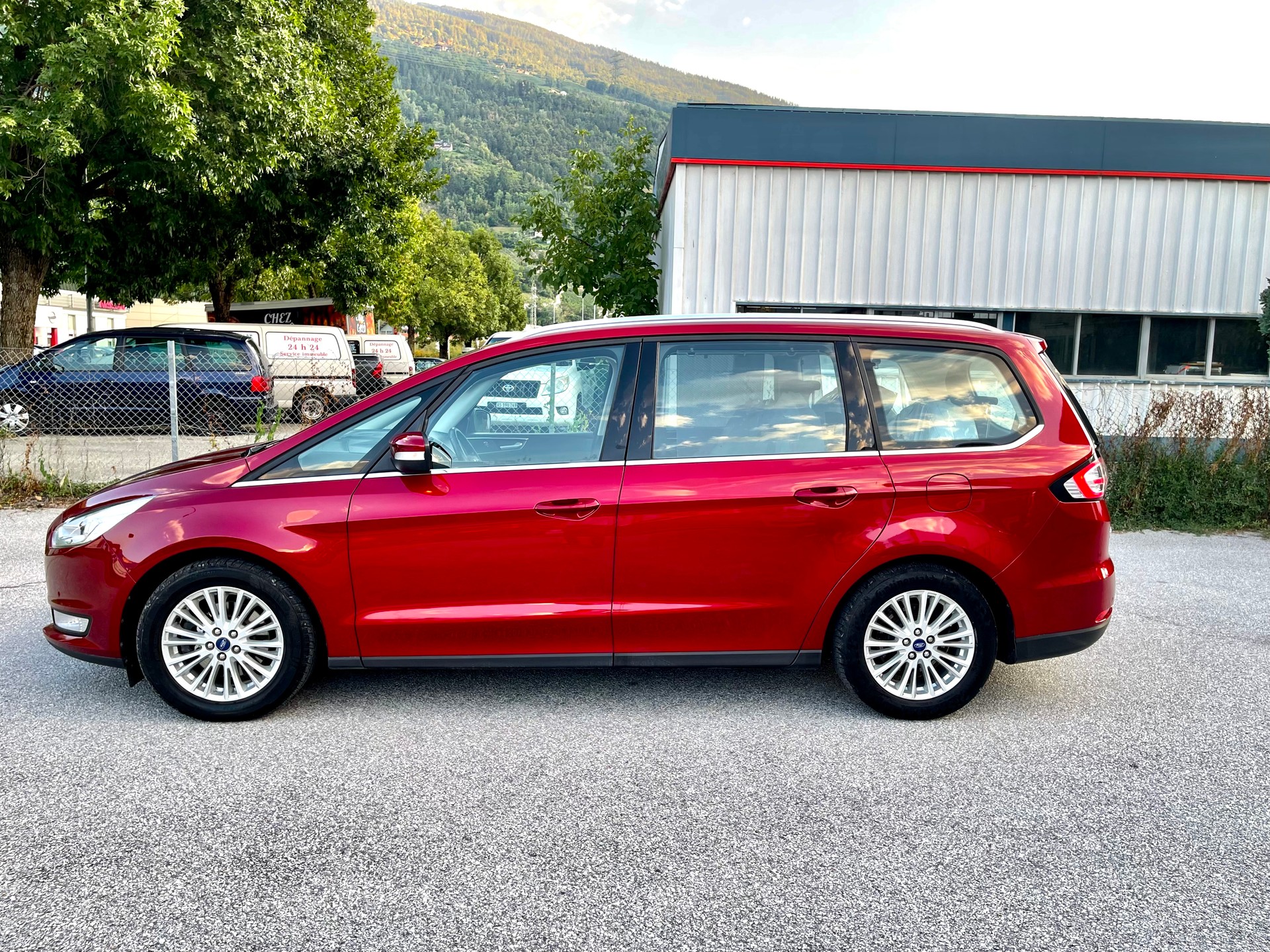 FORD Galaxy 2.0 TDCi Titanium AWD PowerShift-image-5