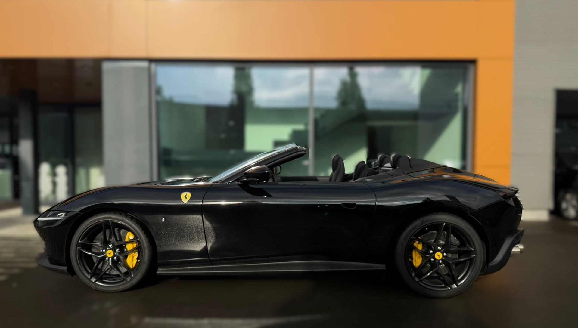 FERRARI Roma Spider 3.9 Turbo / CH Auslieferung-image-6