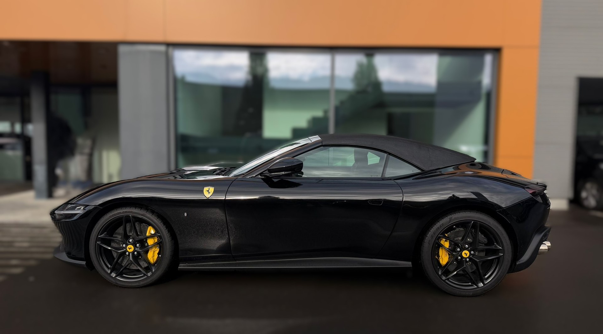 FERRARI Roma Spider 3.9 Turbo / CH Auslieferung-image-7