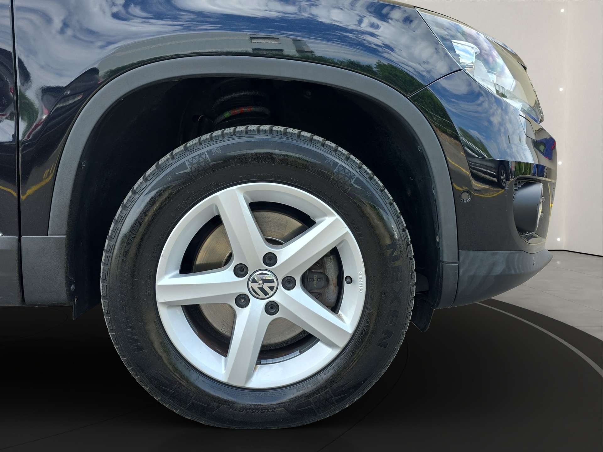 VW Tiguan 2.0 TDI BlueMotion Sport&Style 4Motion DSG-image-15