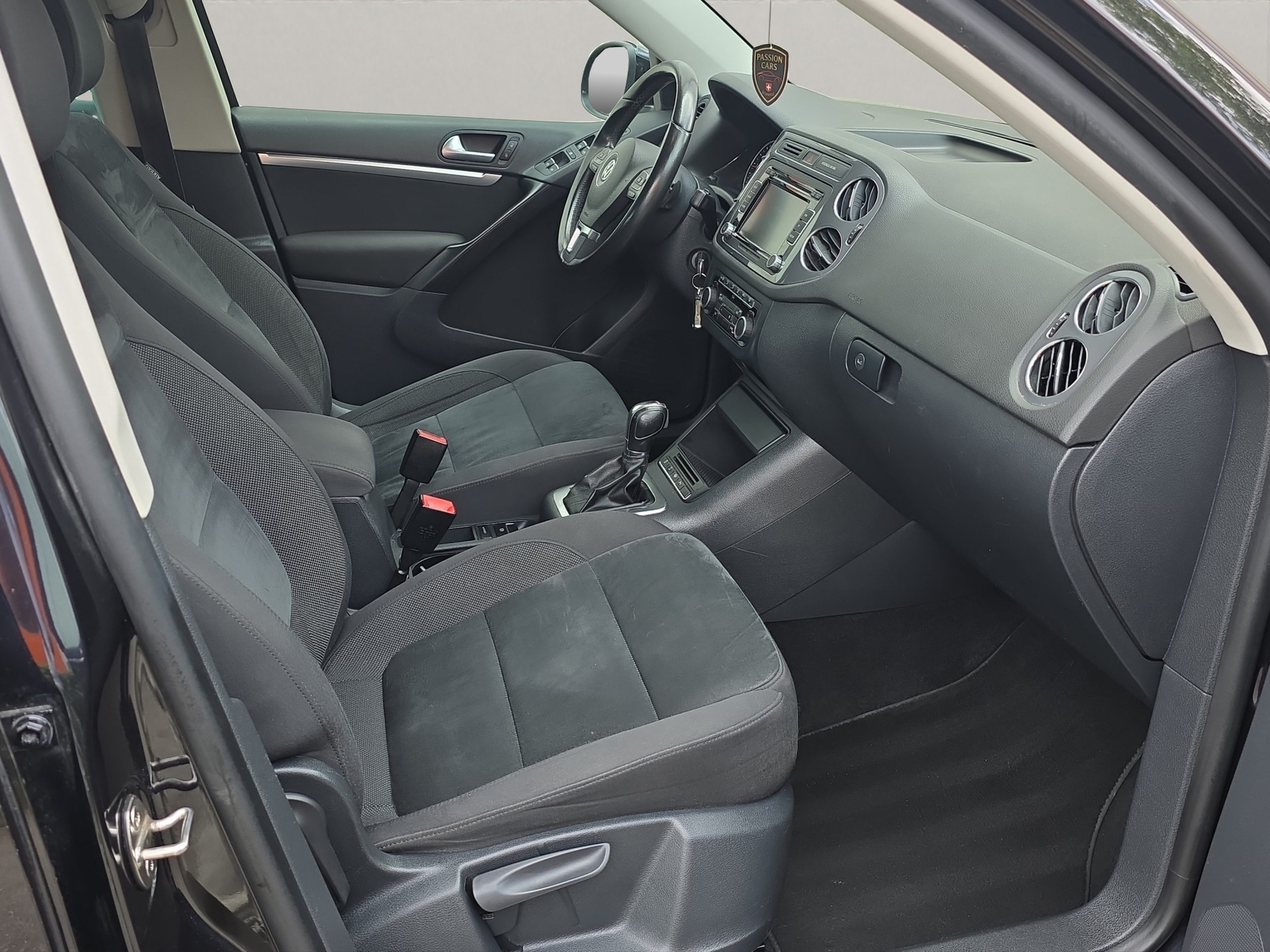 VW Tiguan 2.0 TDI BlueMotion Sport&Style 4Motion DSG-image-12