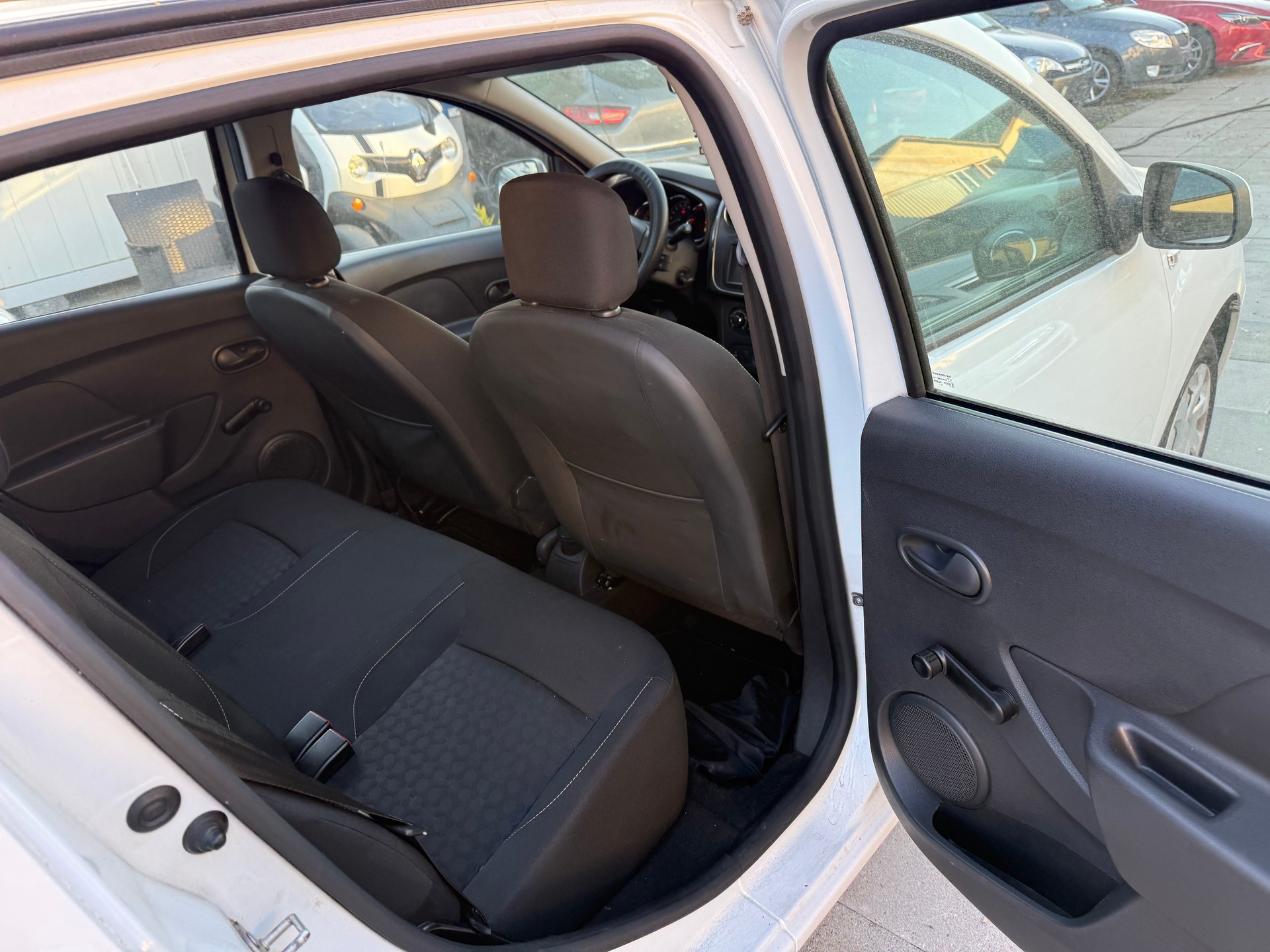 DACIA Sandero Tce 90 Ambiance-image-11