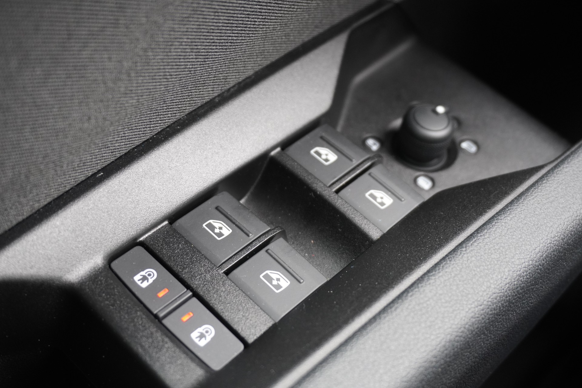 AUDI Q4 e-tron 45 quattro-image-36