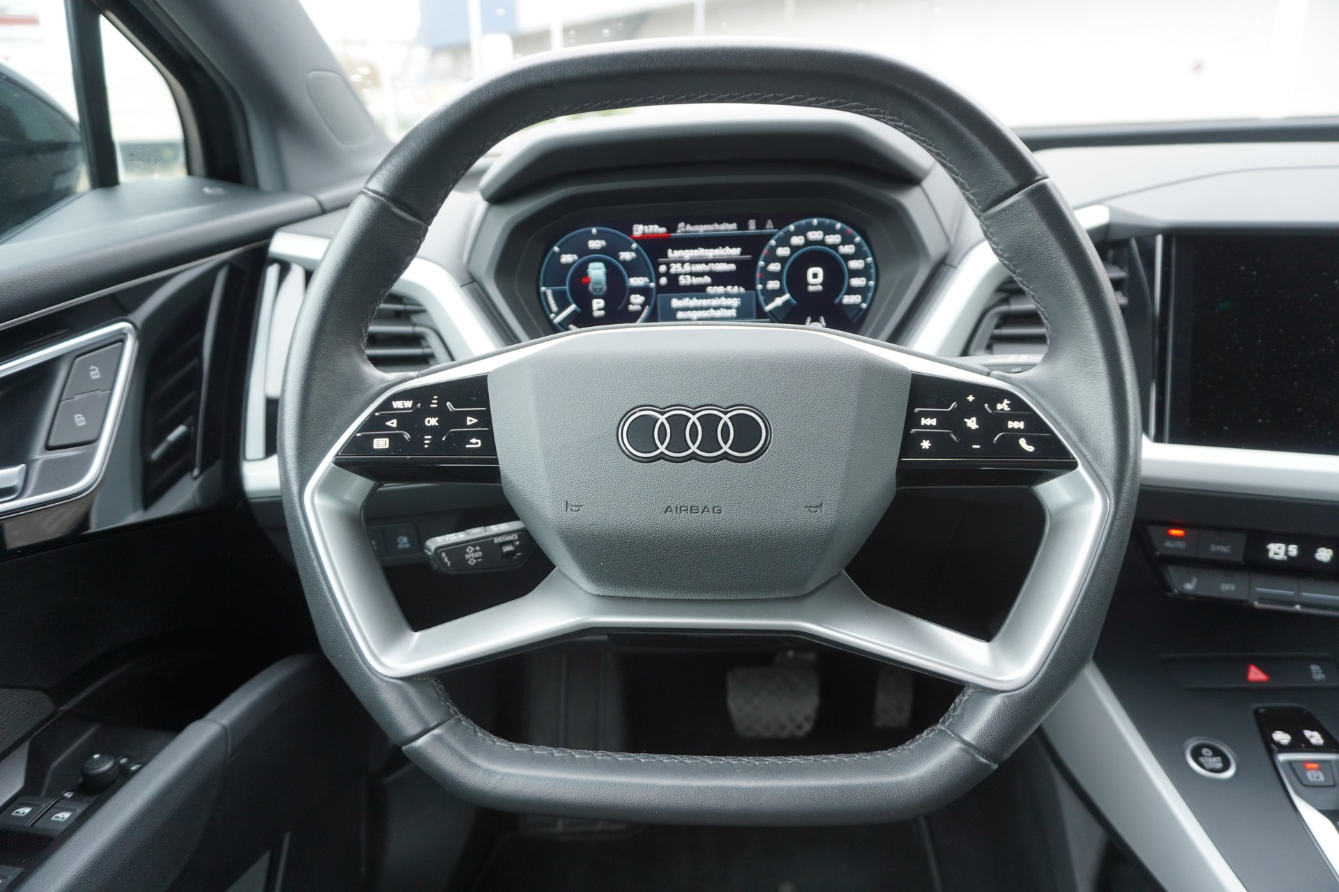 AUDI Q4 e-tron 45 quattro-image-17