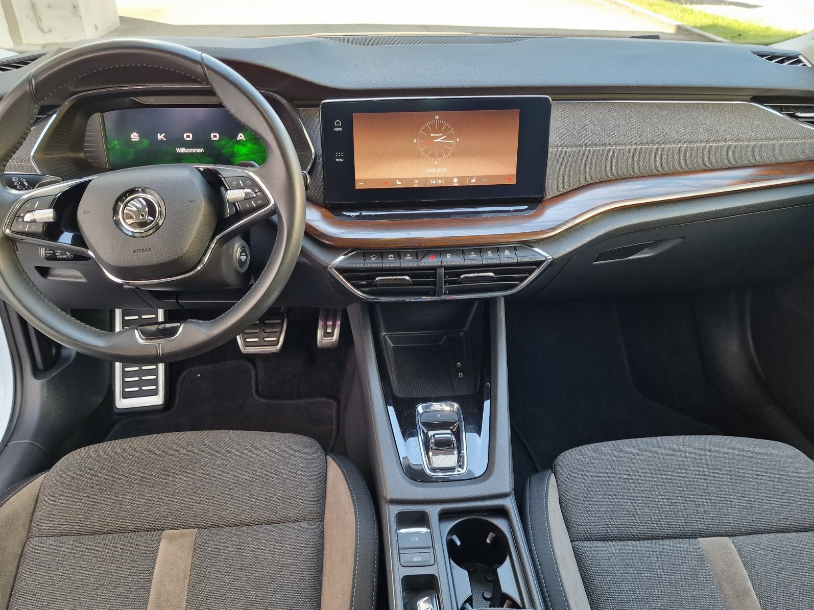 SKODA Octavia Combi 2.0 TDI DSG Scout 4x4-image-10