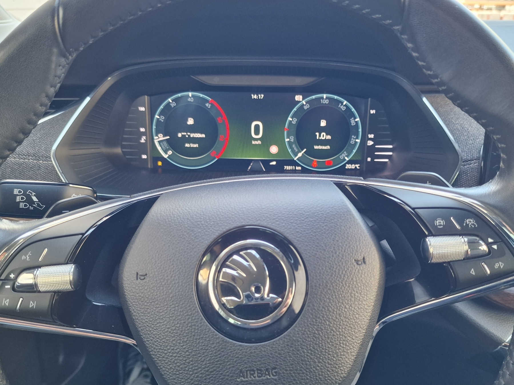 SKODA Octavia Combi 2.0 TDI DSG Scout 4x4-image-9