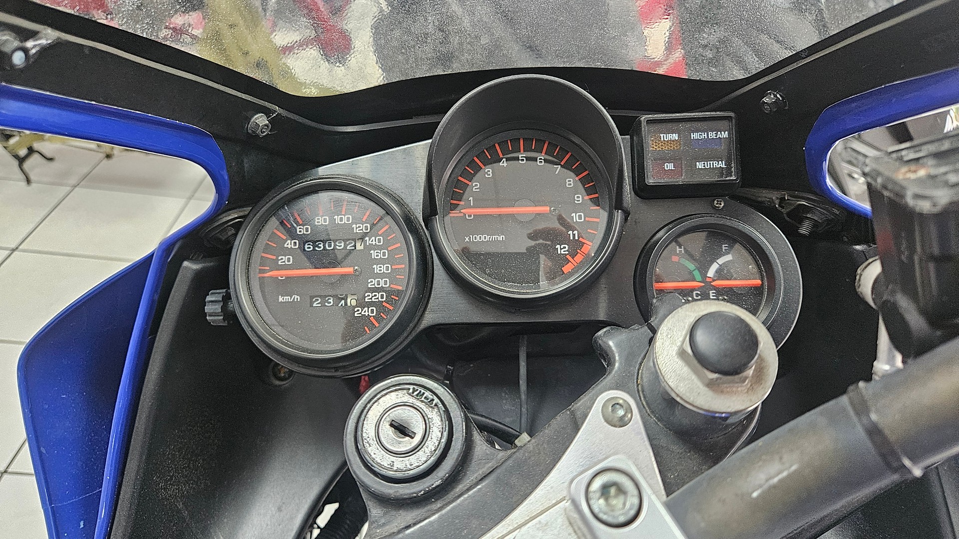 YAMAHA FZ 750-image-4