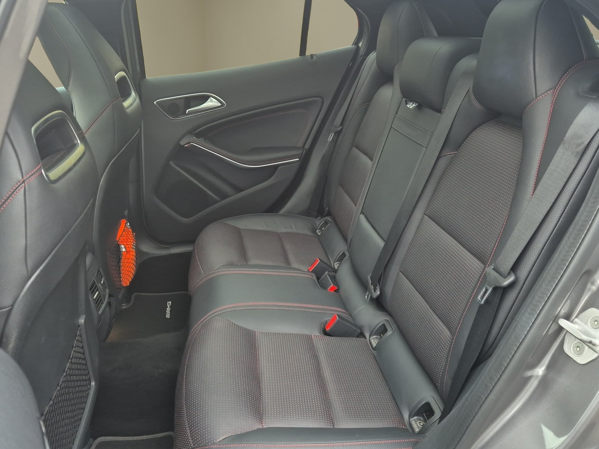 MERCEDES-BENZ GLA 45 AMG 4Matic 7G-DCT-image-14