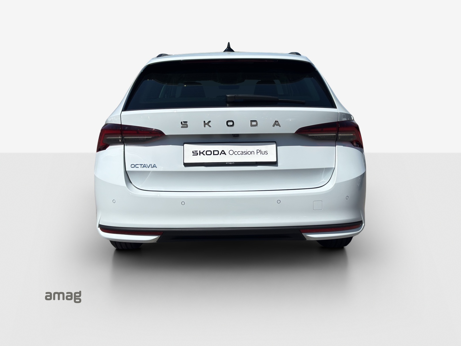 SKODA Octavia Combi 1.5 TSI mHEV DSG Selection Launch-showroom-element-3
