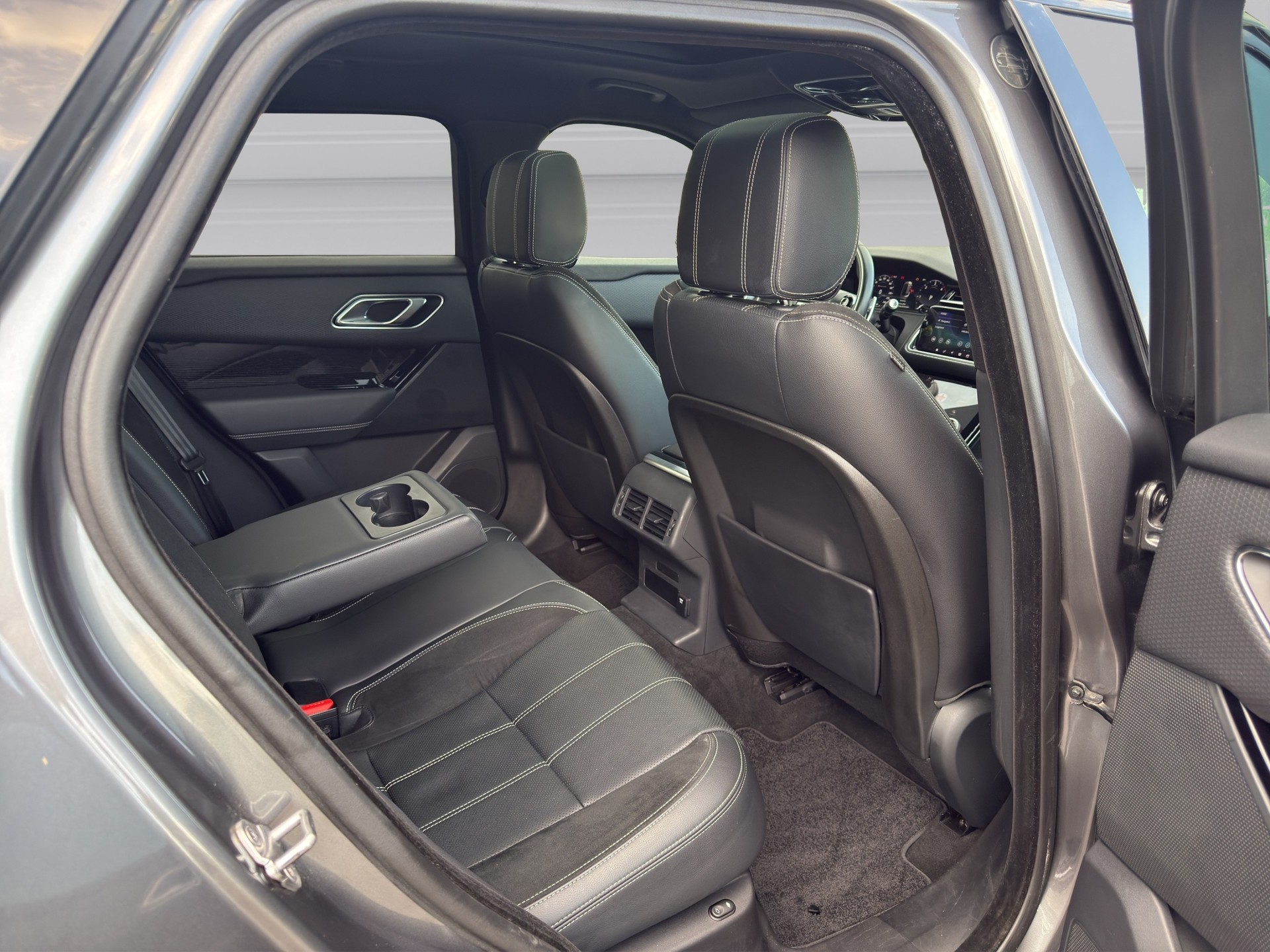 LAND ROVER Range Rover Velar R-Dynamic D 240 S Automatic-image-10
