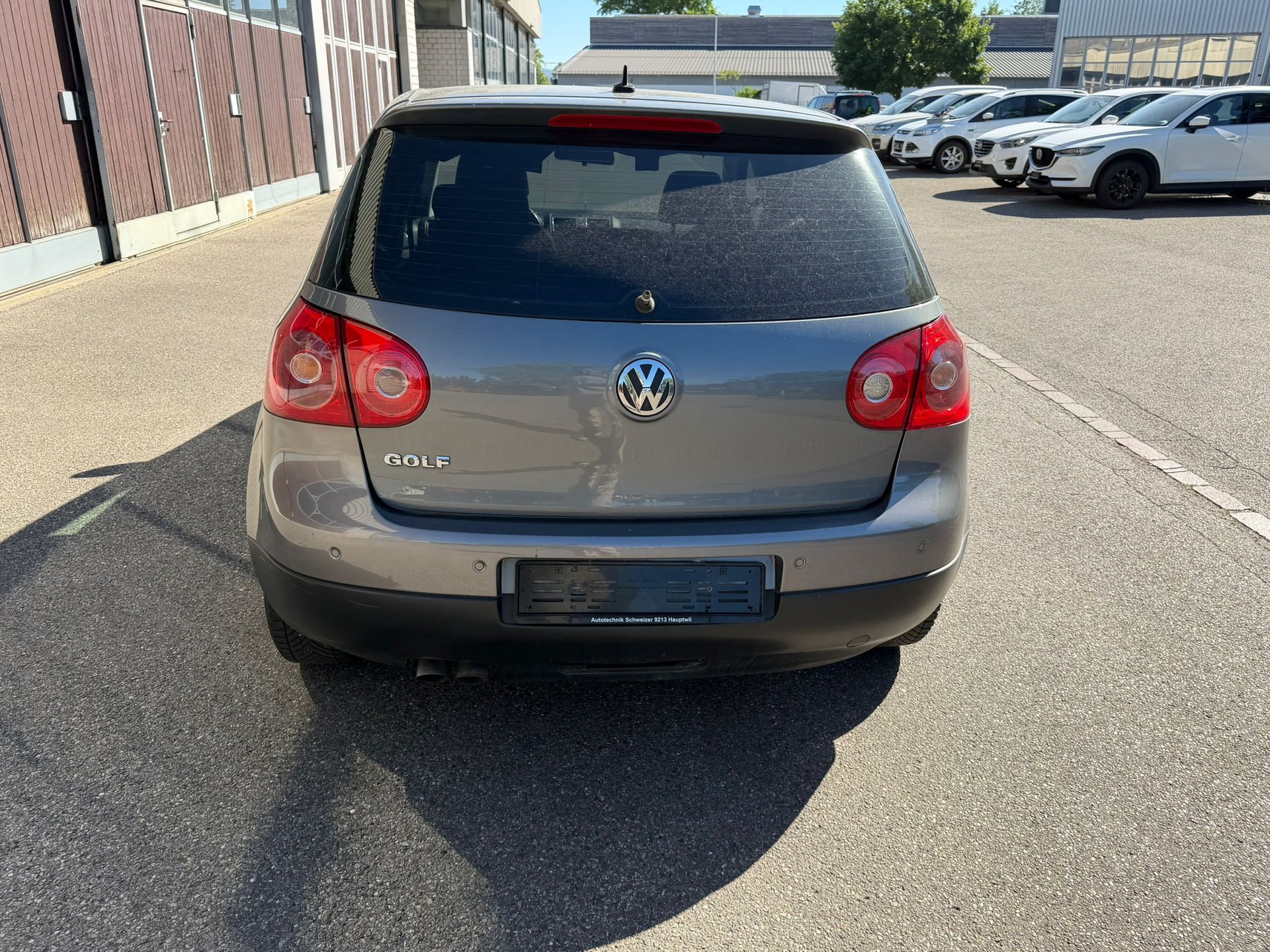VW Golf 2.0 TDI Sportline 4Motion-image-2