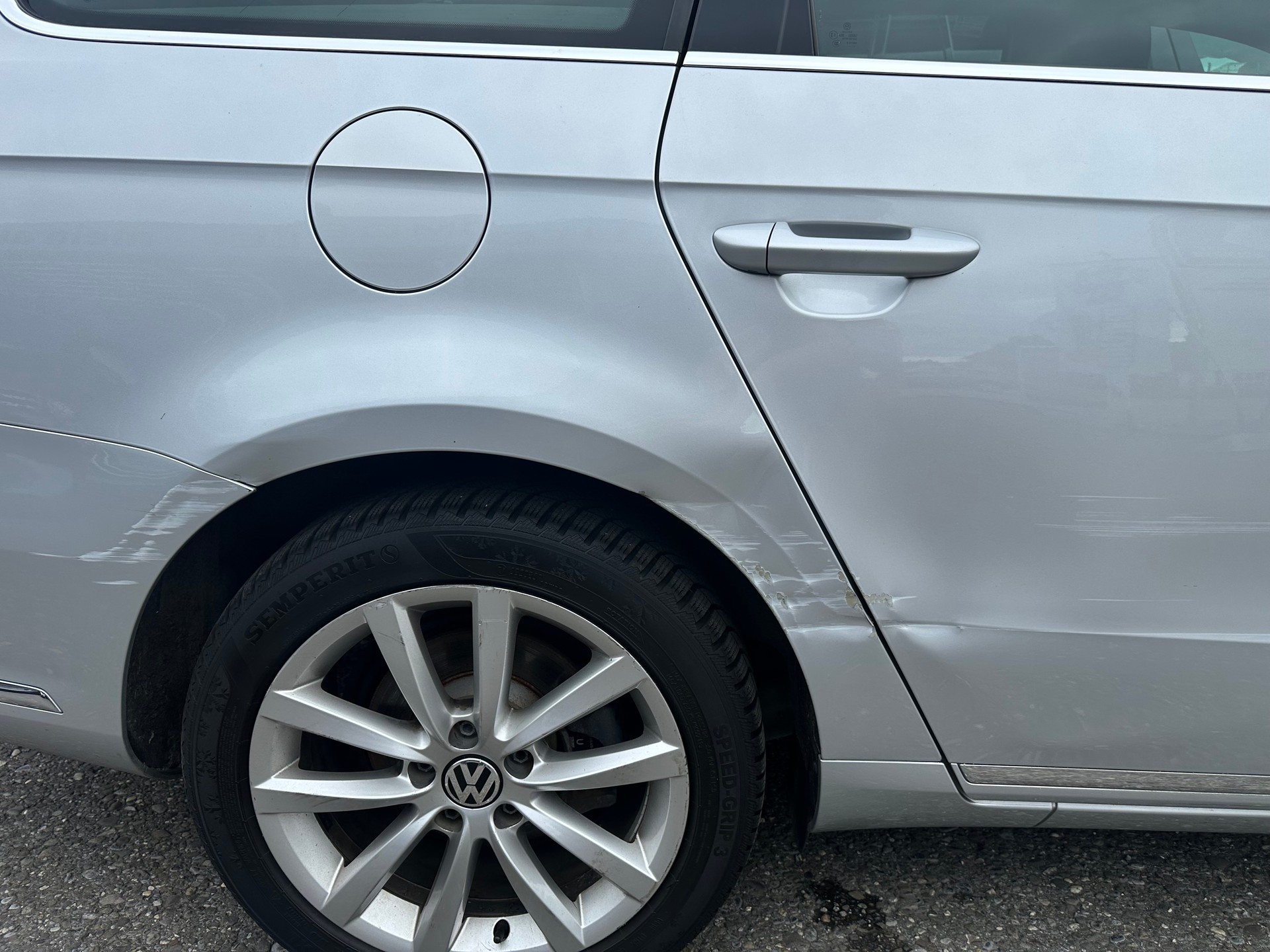 VW Passat Variant 2.0 TDI BMT Highline 4MDSG-image-5