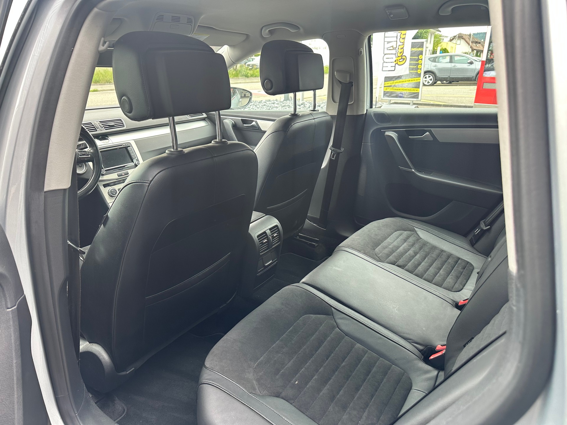 VW Passat Variant 2.0 TDI BMT Highline 4MDSG-image-10