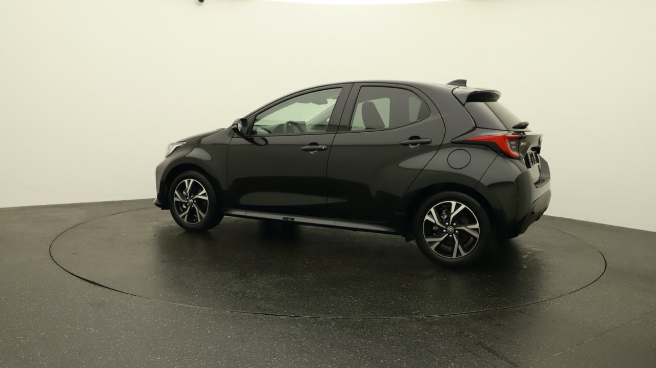 TOYOTA Yaris 1.5 Sport e-CVT-showroom-element-2
