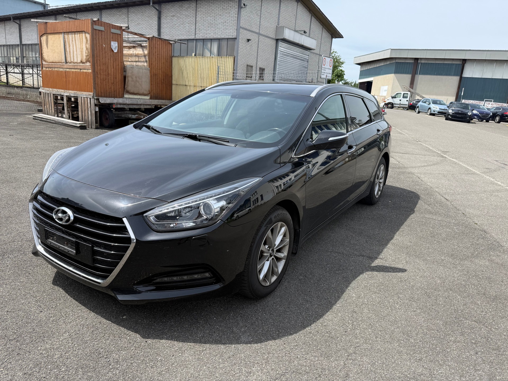 HYUNDAI i40 Wagon 1.7 CRDI Amplia Automatic-image-1