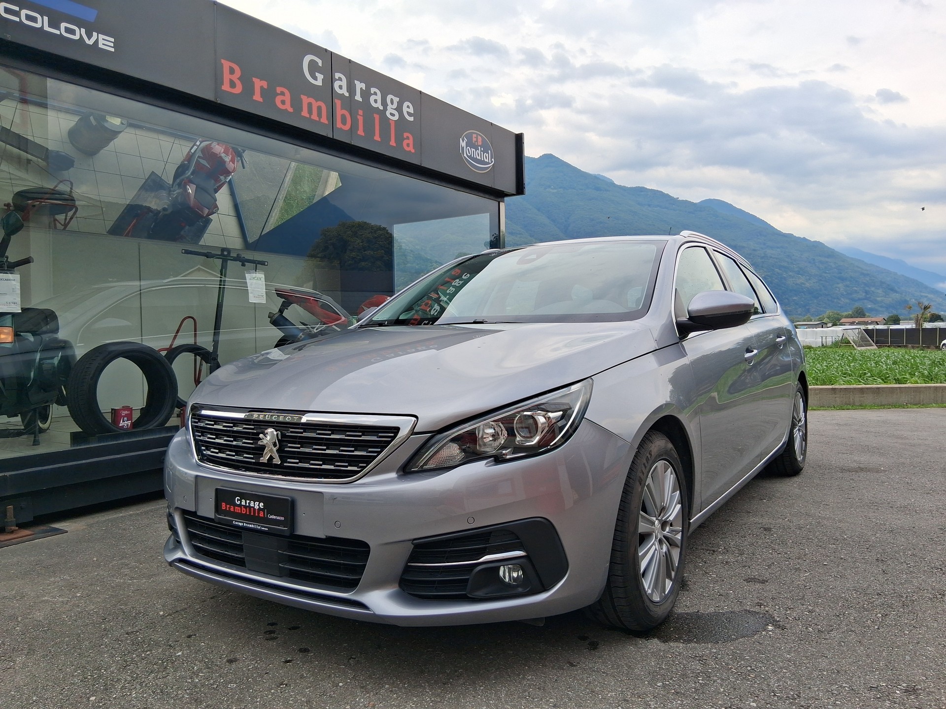 PEUGEOT 308 SW 1.5 BlueHDI Business Line EAT8-image-1