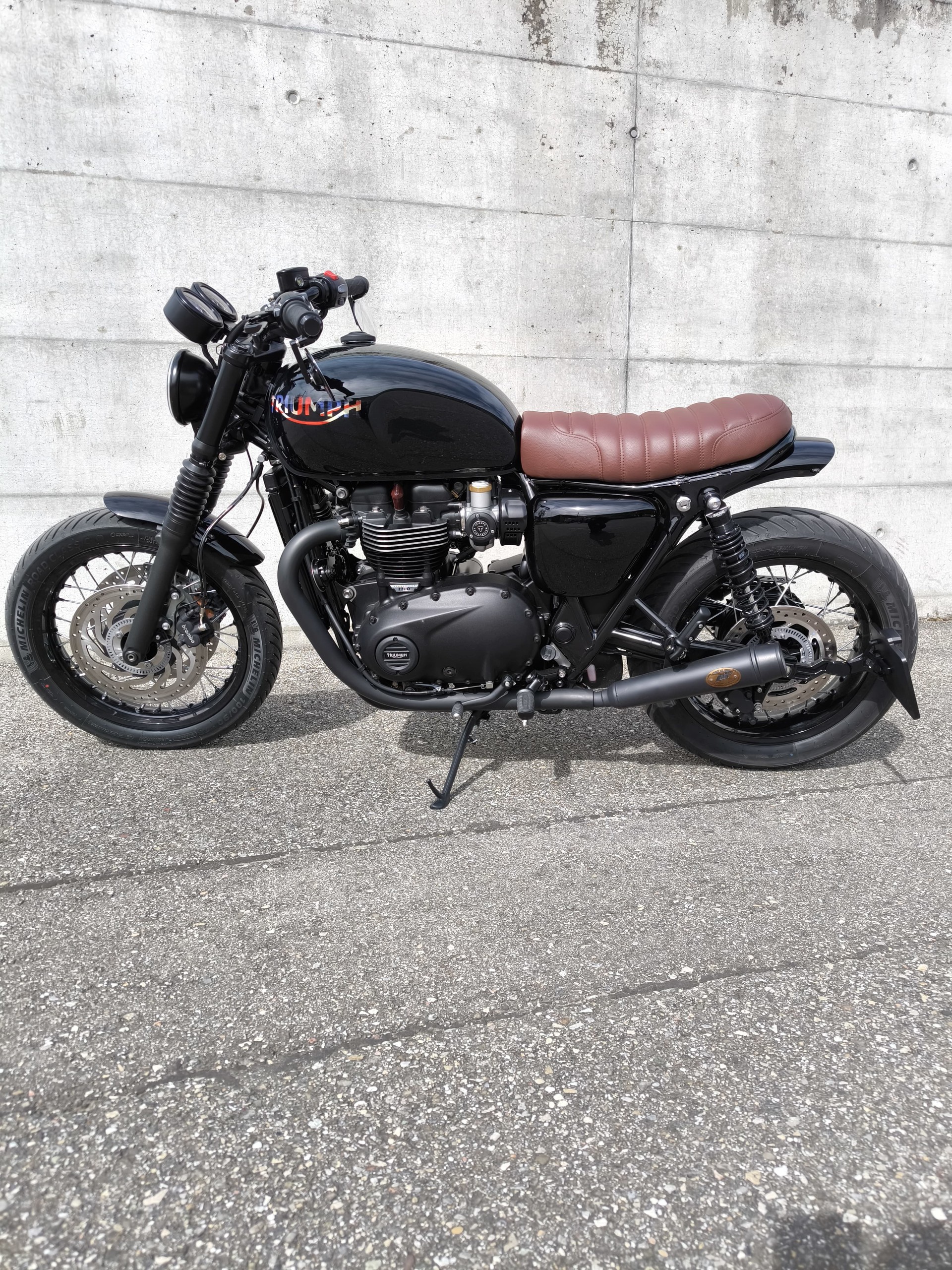 TRIUMPH Bonneville T120-image-1