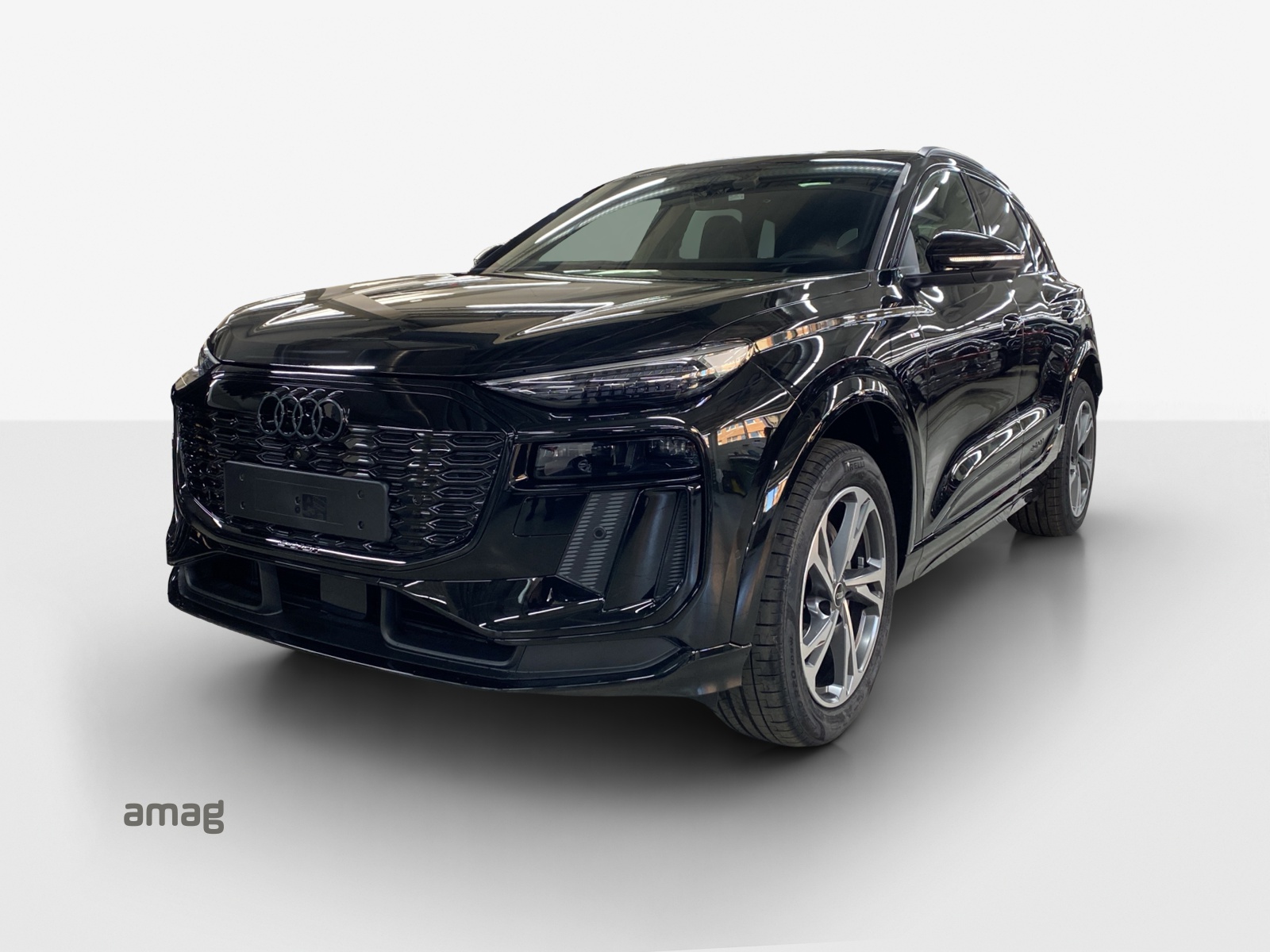 AUDI Q6 e-tron quattro