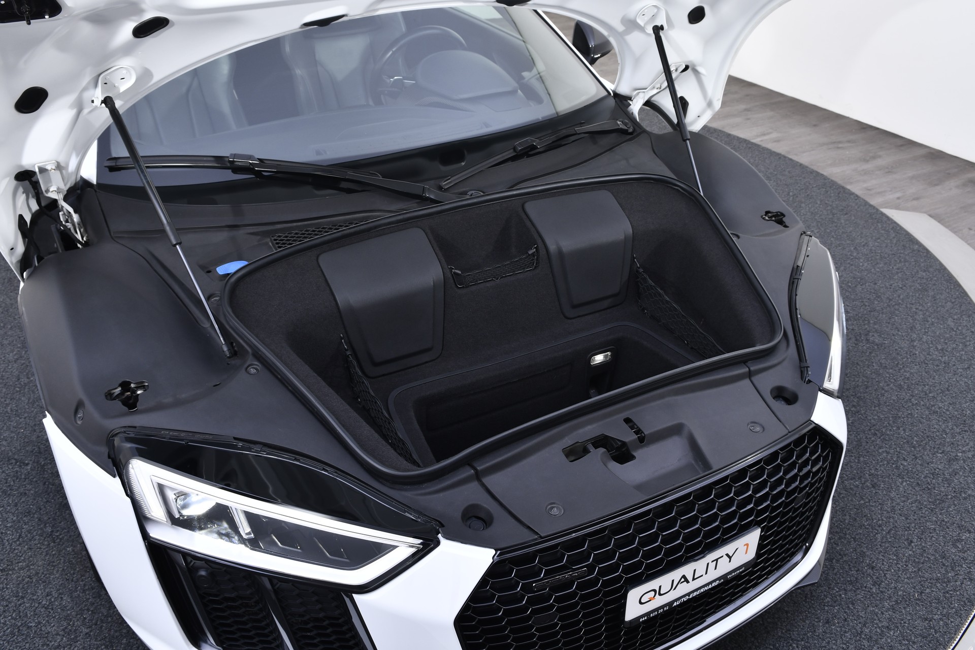 AUDI R8 Coupé 5.2 plus S-Tronic-image-22