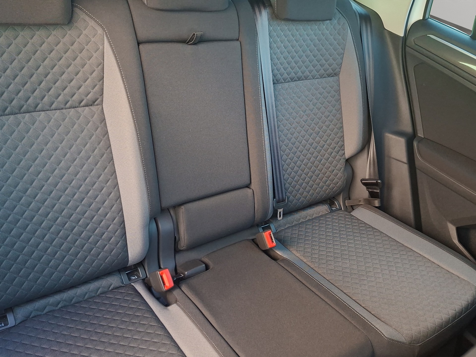 VW Tiguan 2.0TSI Comfortline 4Motion DSG-image-15