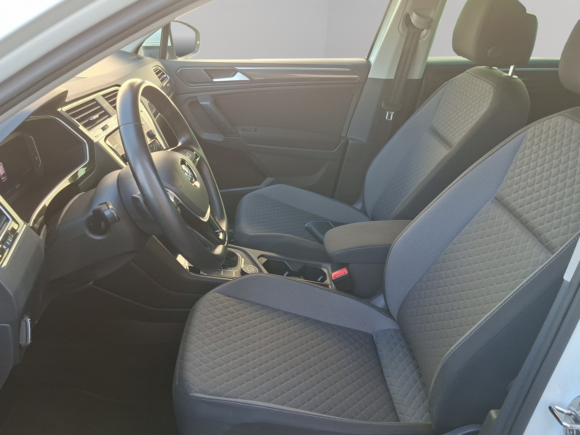 VW Tiguan 2.0TSI Comfortline 4Motion DSG-image-8
