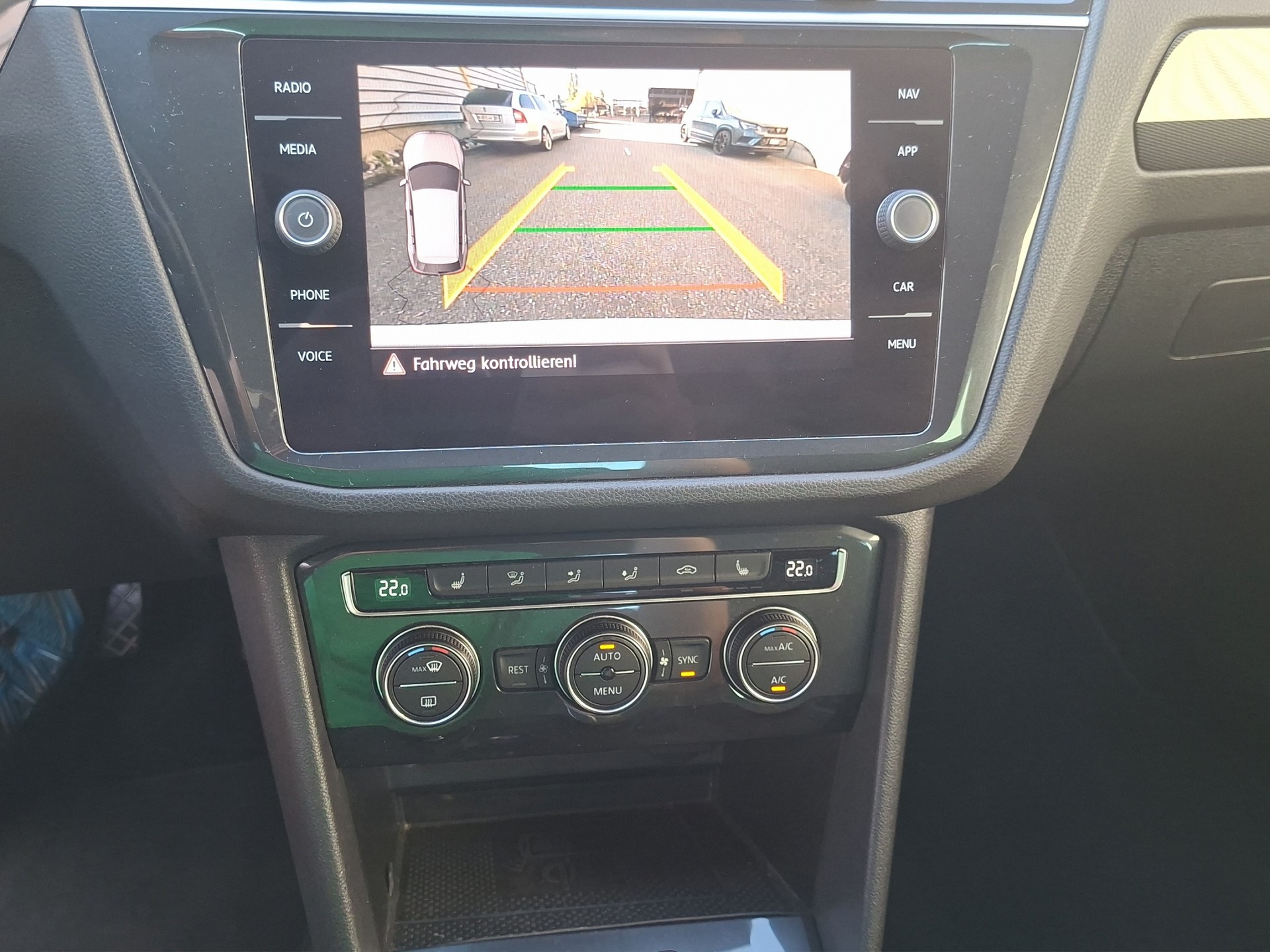 VW Tiguan 2.0TSI Comfortline 4Motion DSG-image-13
