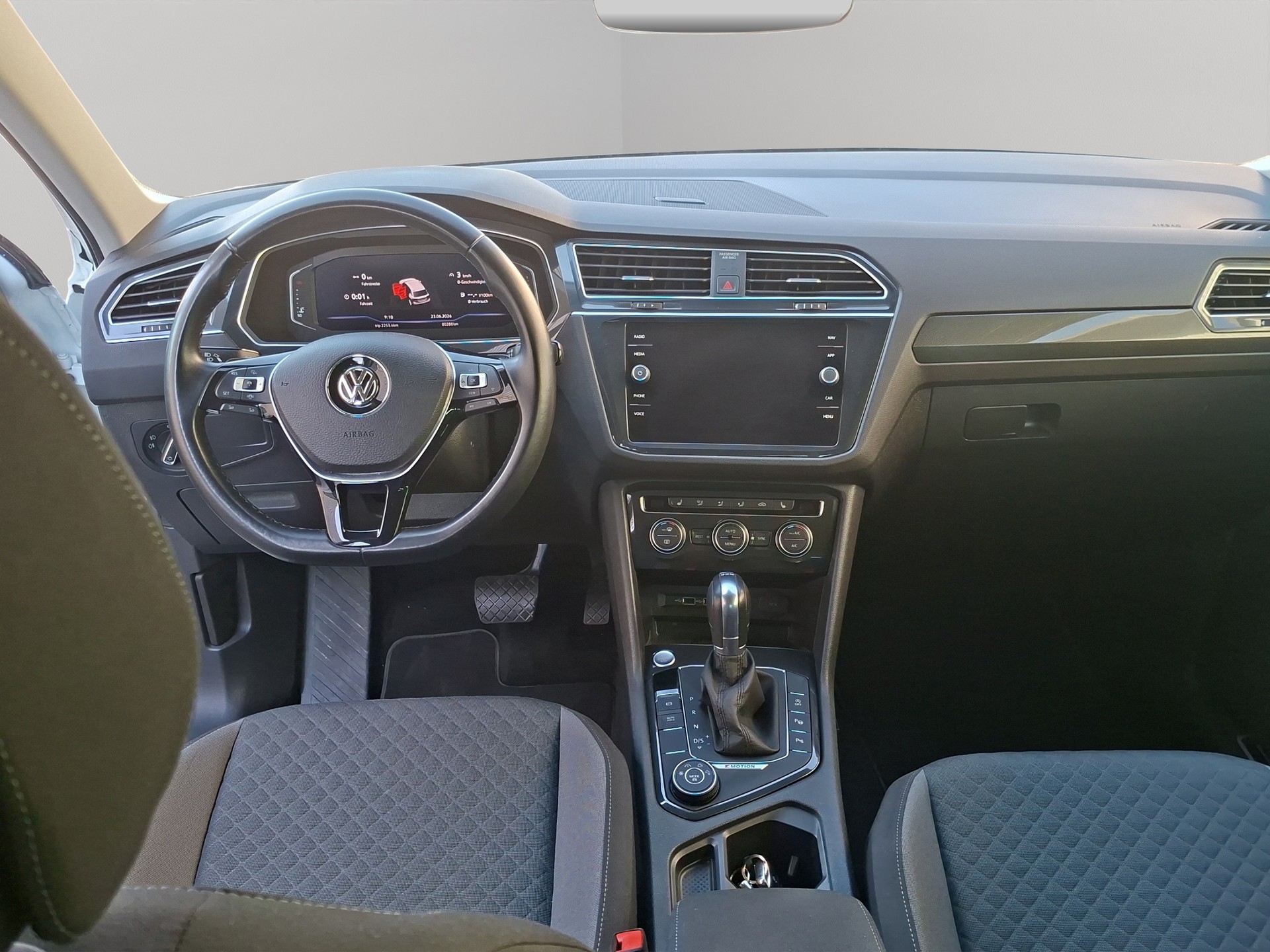 VW Tiguan 2.0TSI Comfortline 4Motion DSG-image-11
