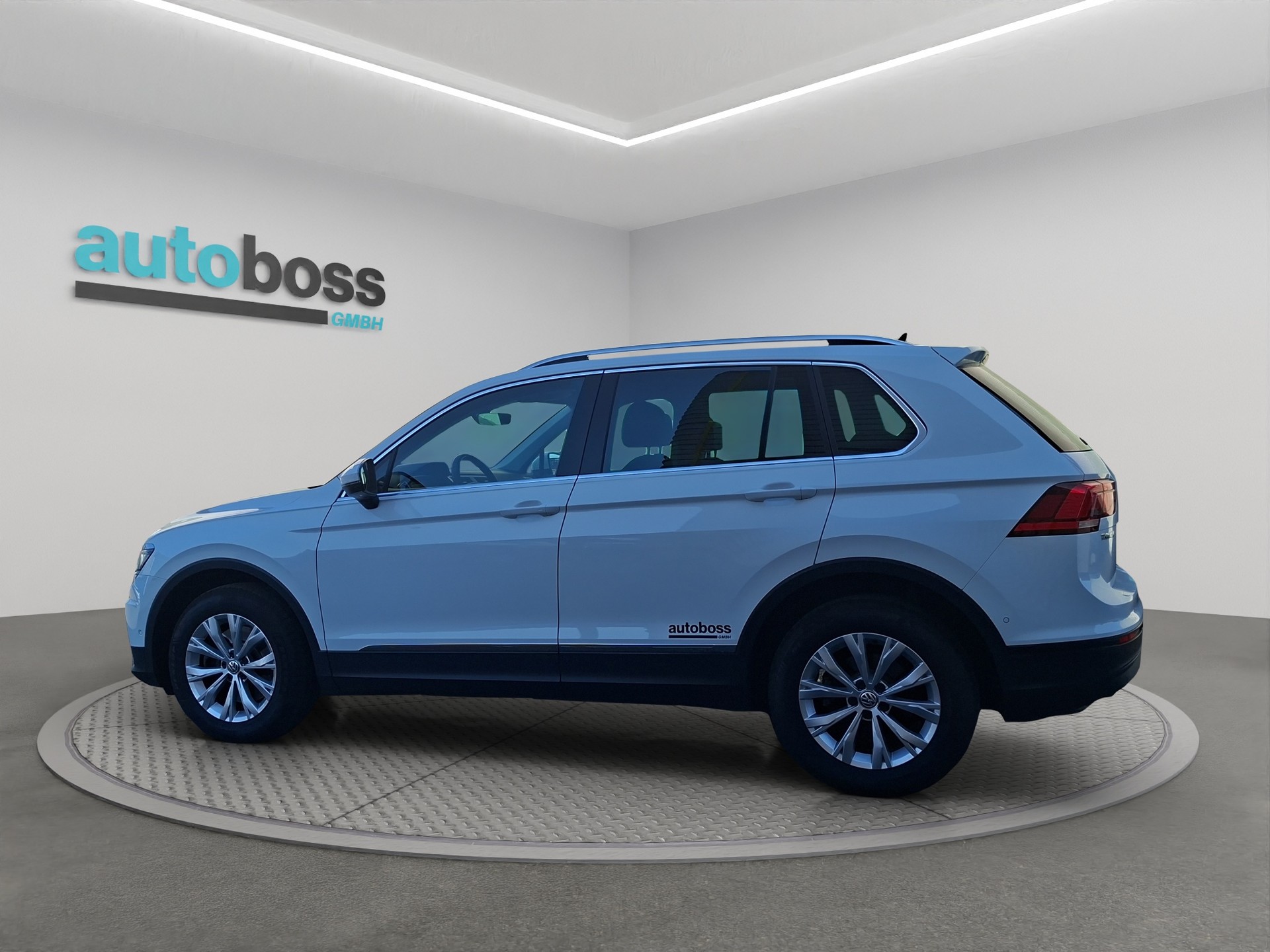 VW Tiguan 2.0TSI Comfortline 4Motion DSG-image-3