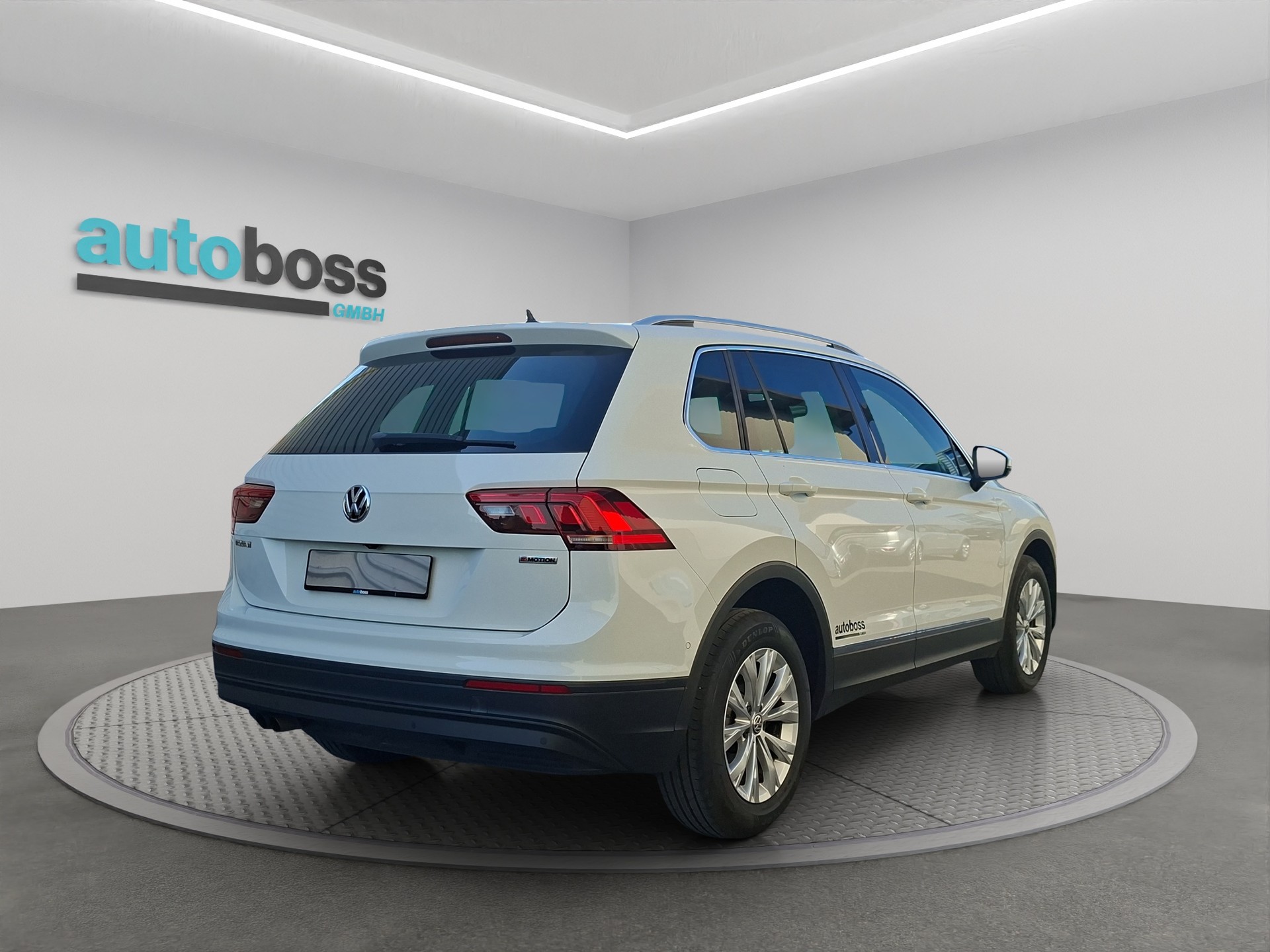 VW Tiguan 2.0TSI Comfortline 4Motion DSG-image-6
