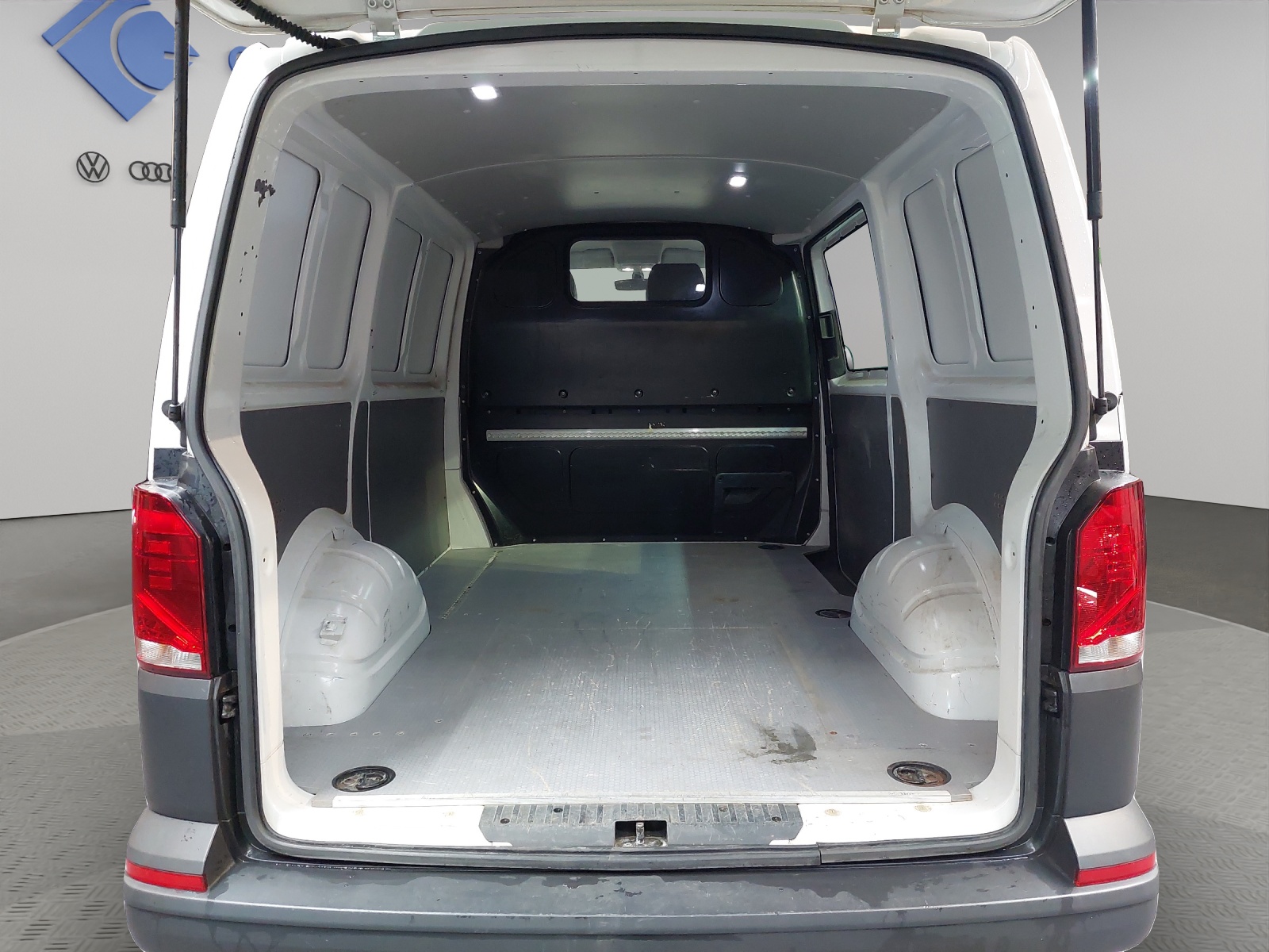 VW T6.1 2.0 TDI 4Motion-image-9