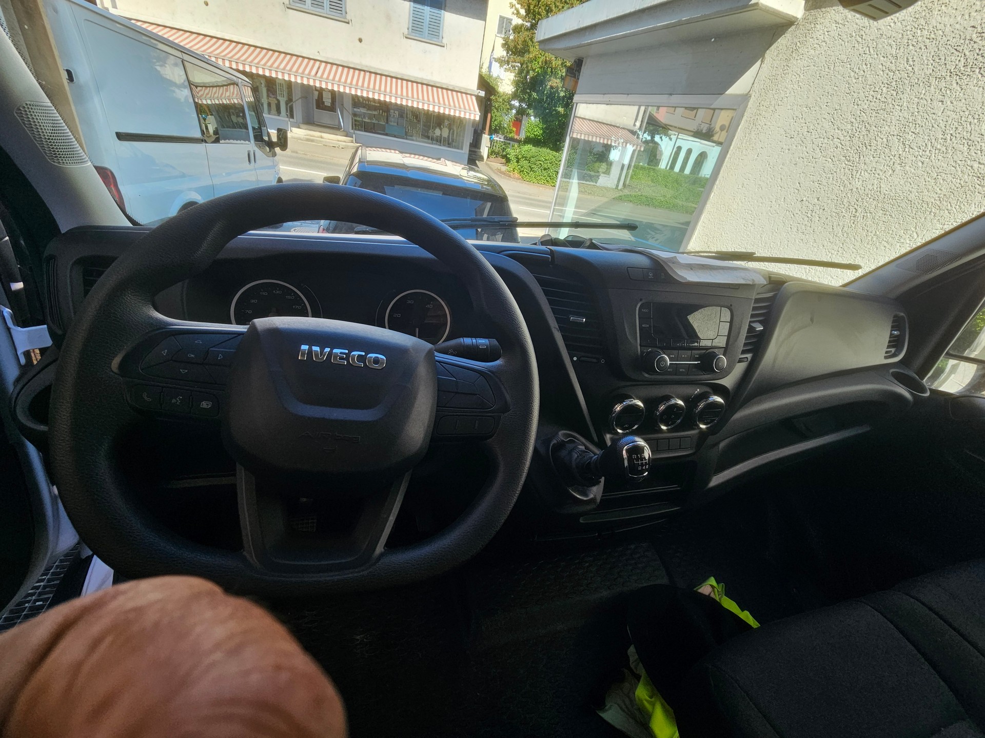 IVECO 33 S 16 V-image-6