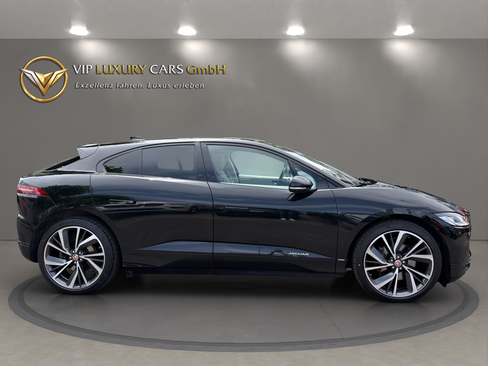 JAGUAR I-Pace EV400 First Edition AWD-image-4